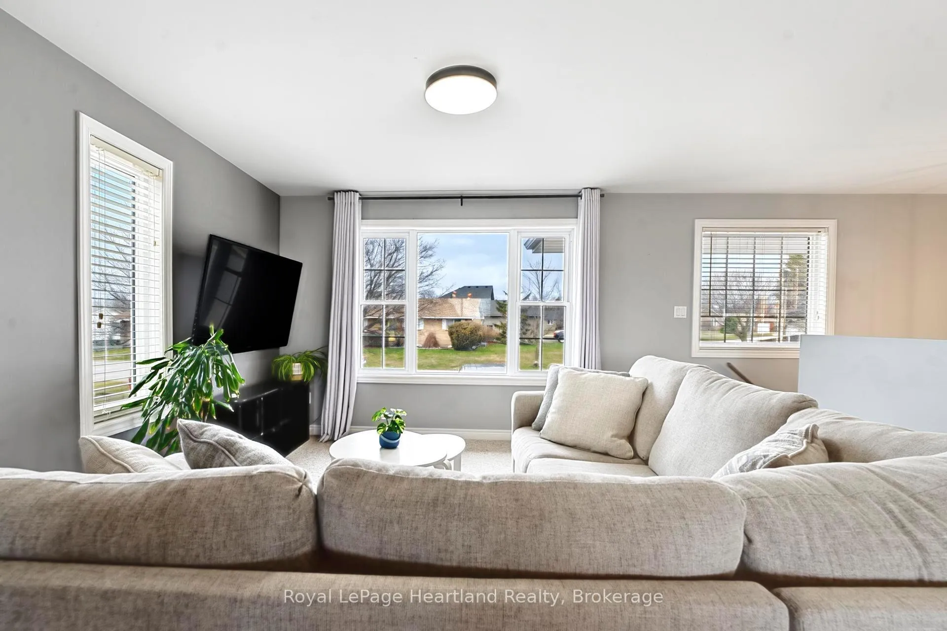 Photo 6 of 25 Lee Crescent, Goderich, Goderich (Town) — HOMEH