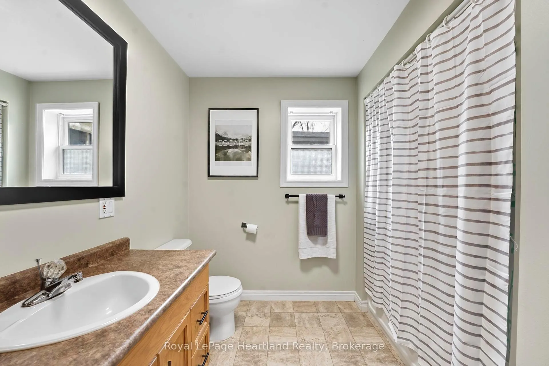 Photo 26 of 25 Lee Crescent, Goderich, Goderich (Town) — HOMEH