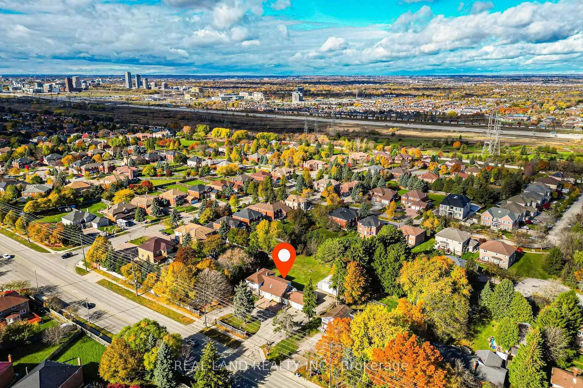 Photo 4 of 4762 14th Avenue, Markham, Milliken Mills East — HOMEH