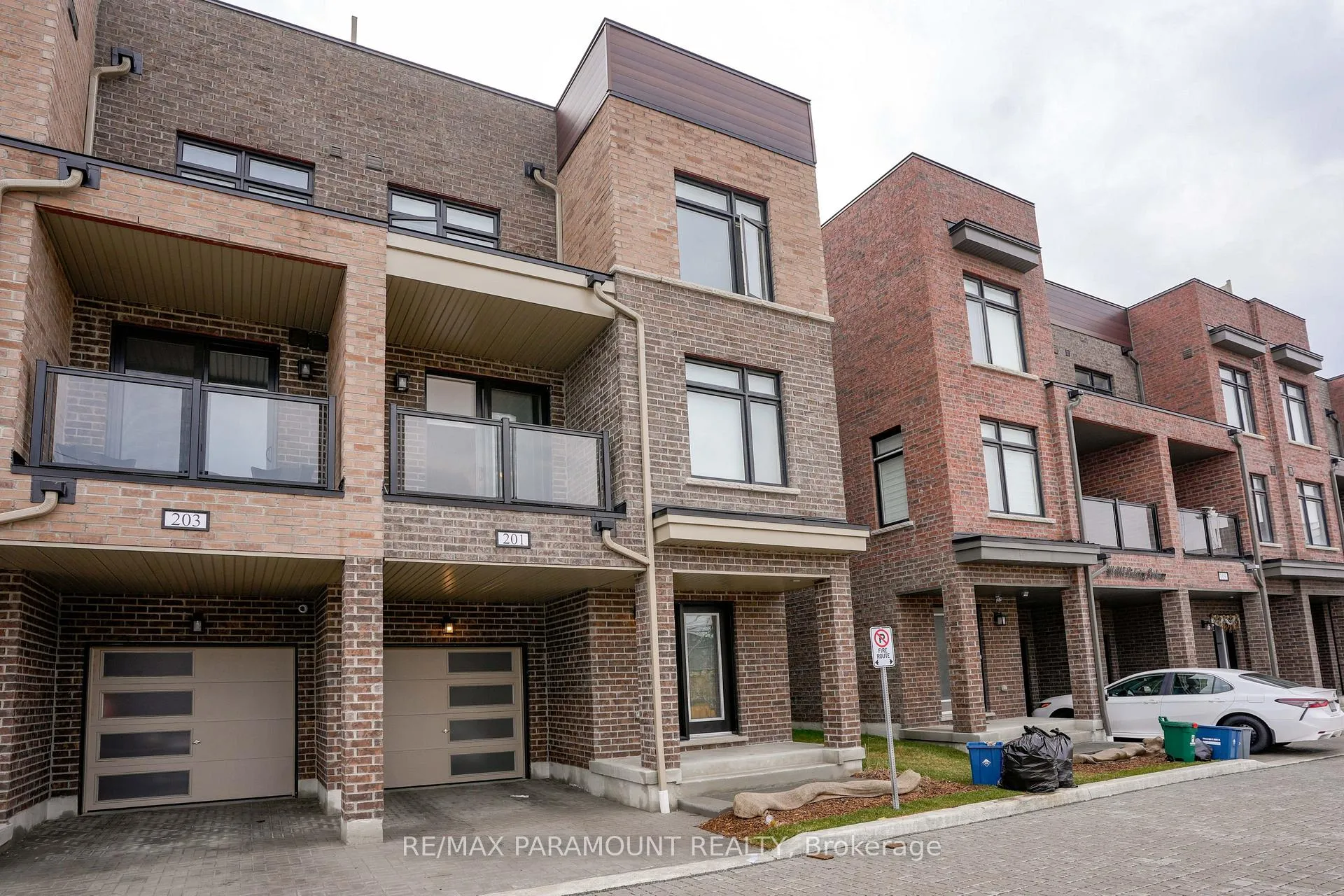 Photo 3 of Unit 201, 1865 Pickering Parkway, Pickering, Village East — HOMEH