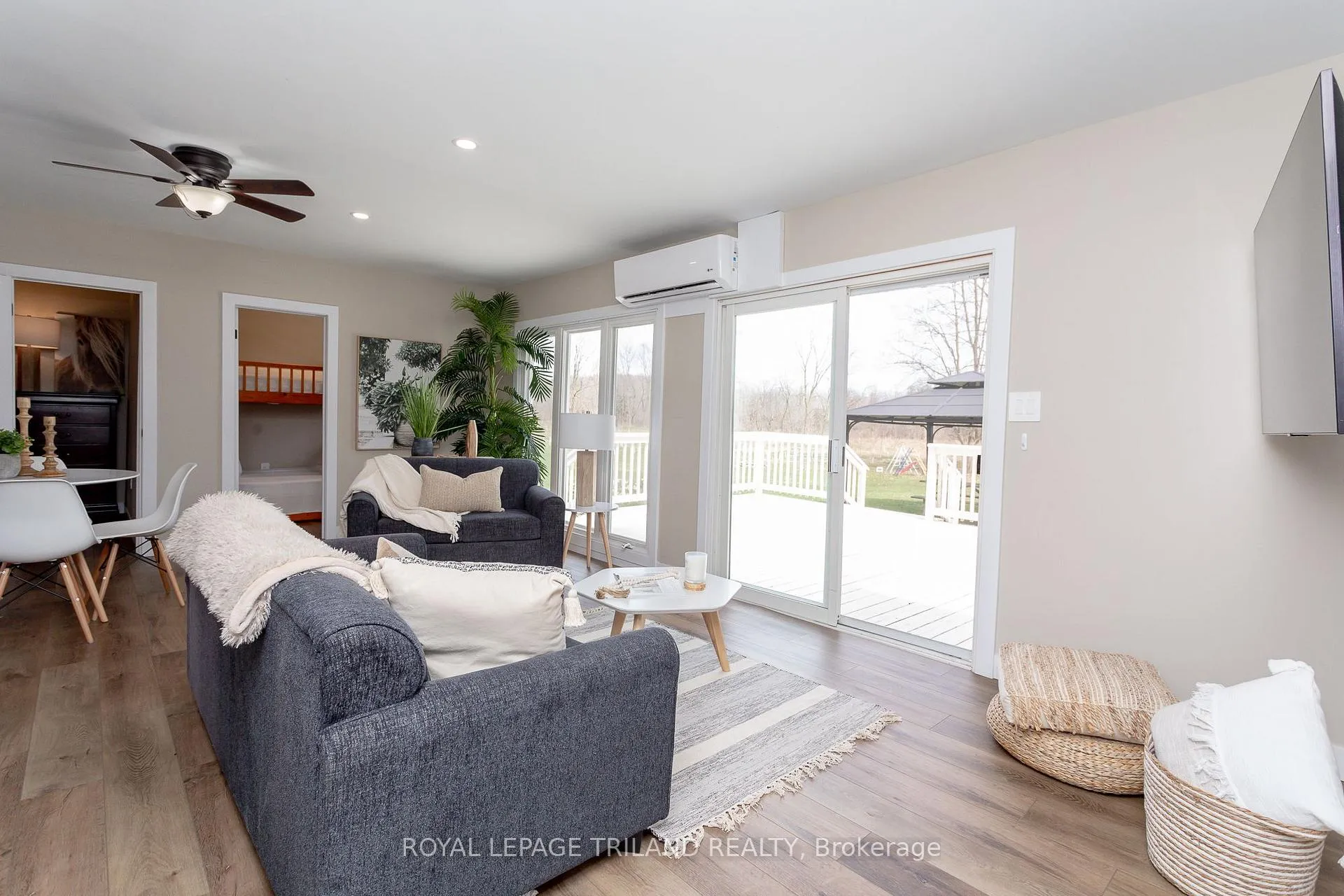 Photo 7 of 20927 Lakeside Drive, Thames Centre, Rural Thames Centre — HOMEH