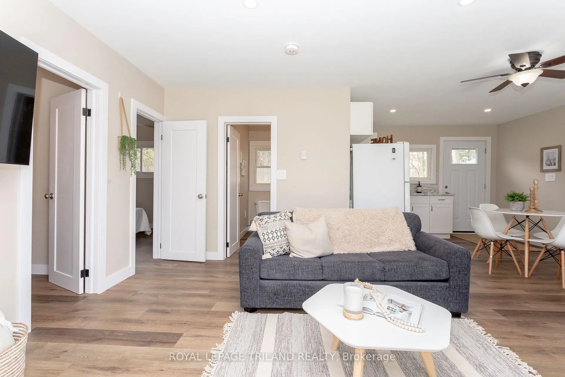 Photo 8 of 20927 Lakeside Drive, Thames Centre, Rural Thames Centre — HOMEH