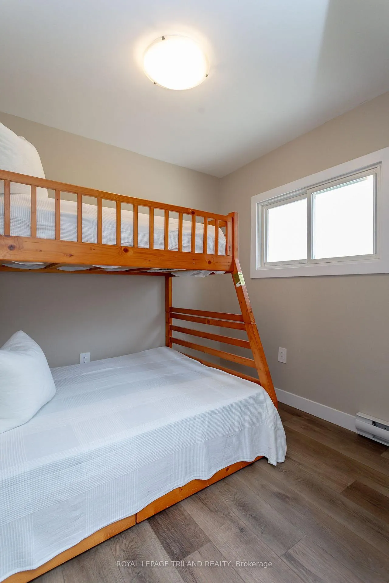 Photo 14 of 20927 Lakeside Drive, Thames Centre, Rural Thames Centre — HOMEH