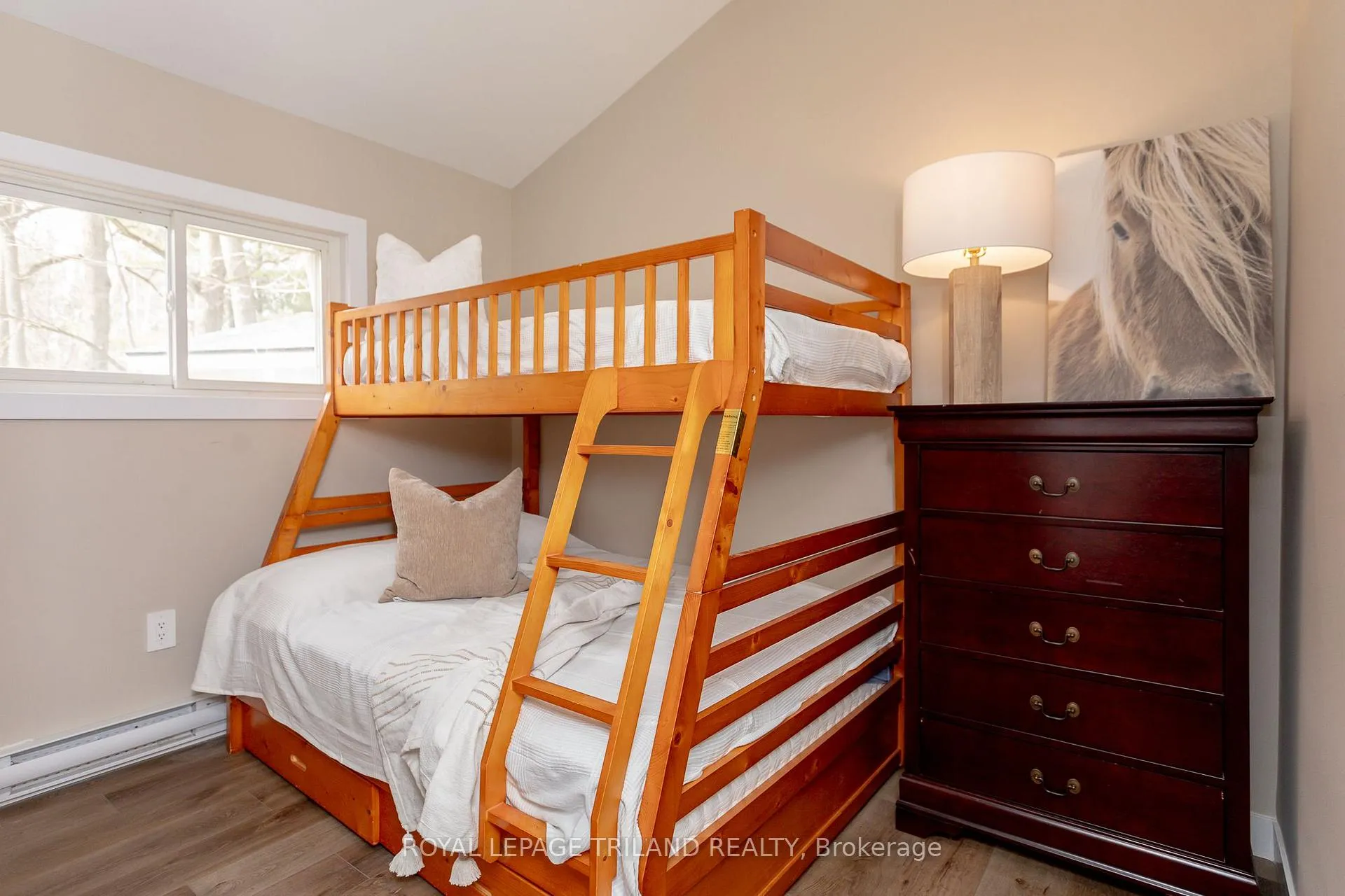 Photo 15 of 20927 Lakeside Drive, Thames Centre, Rural Thames Centre — HOMEH