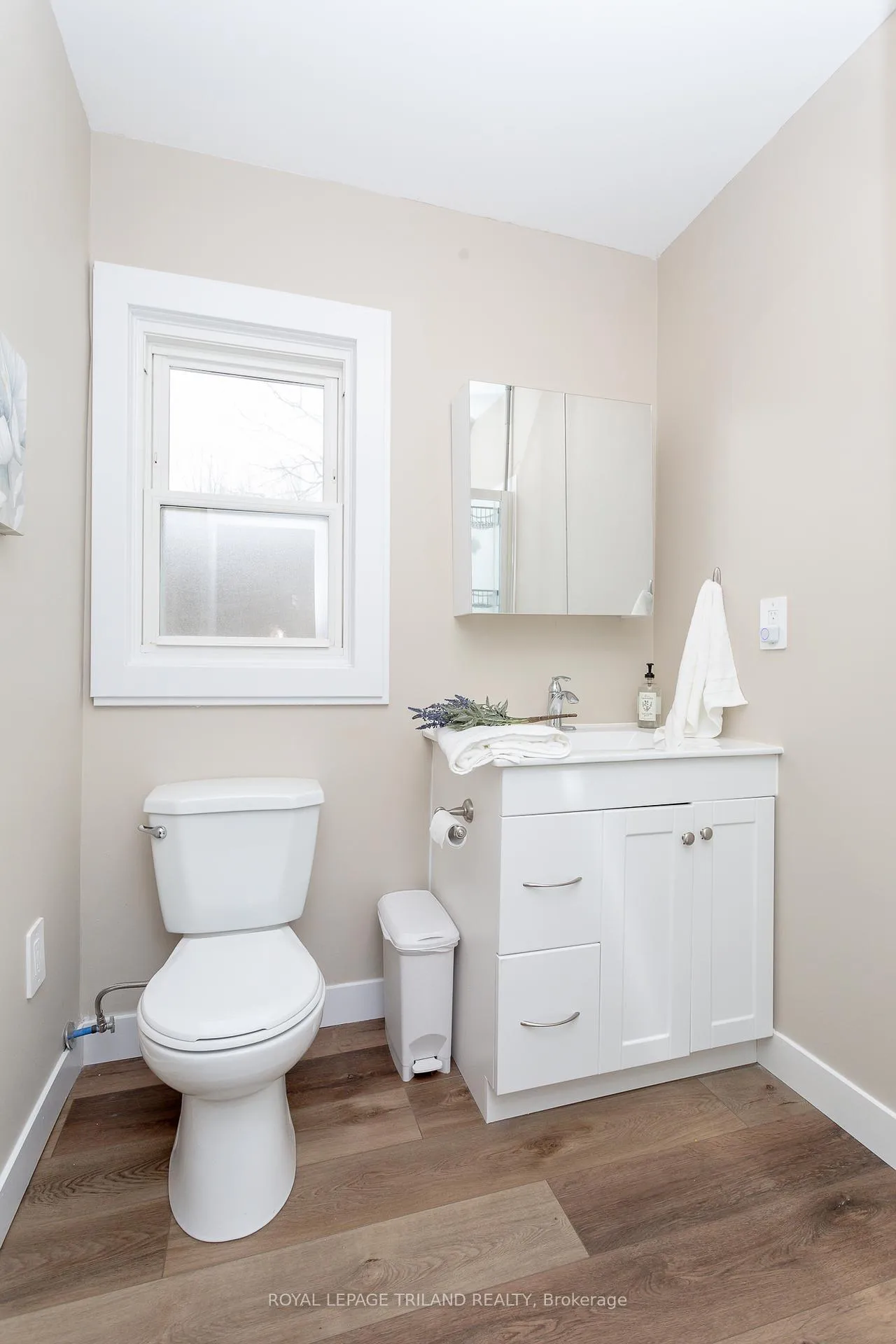 Photo 16 of 20927 Lakeside Drive, Thames Centre, Rural Thames Centre — HOMEH