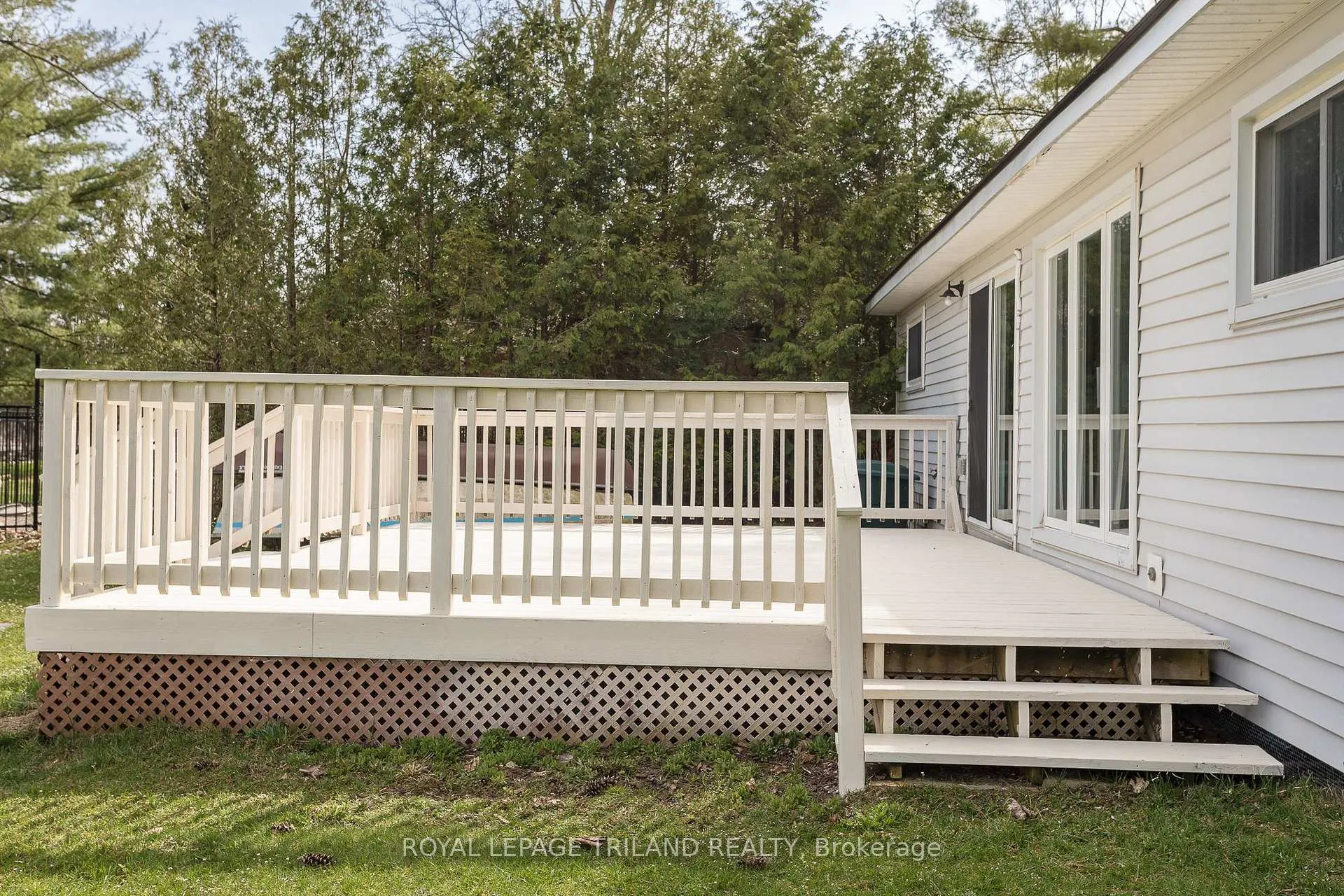 Photo 20 of 20927 Lakeside Drive, Thames Centre, Rural Thames Centre — HOMEH