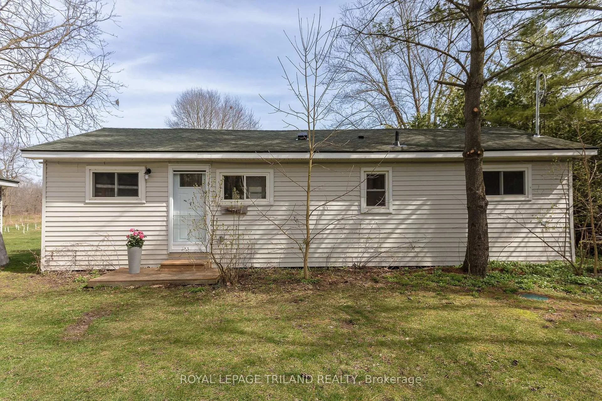 Photo 27 of 20927 Lakeside Drive, Thames Centre, Rural Thames Centre — HOMEH
