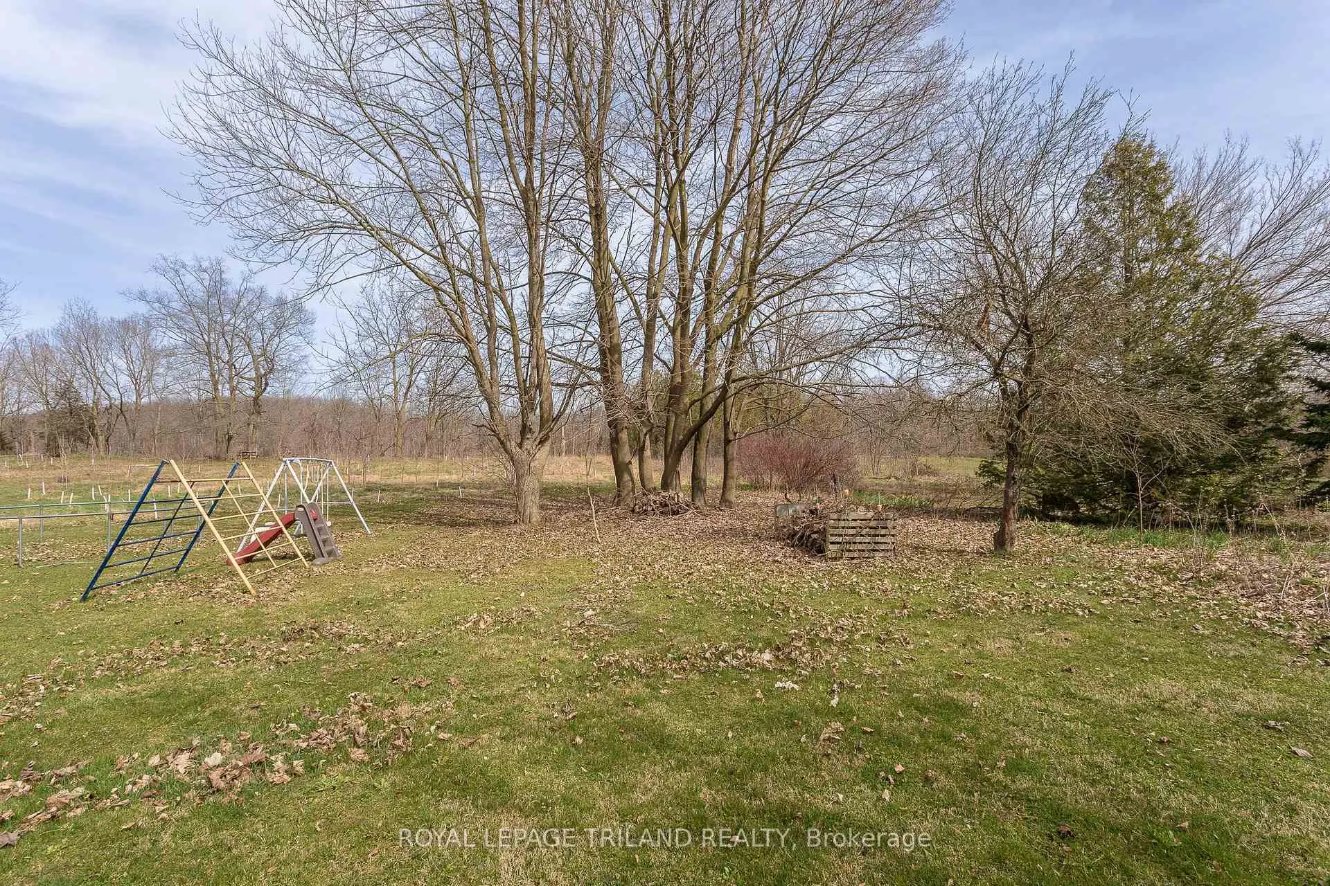 Photo 29 of 20927 Lakeside Drive, Thames Centre, Rural Thames Centre — HOMEH