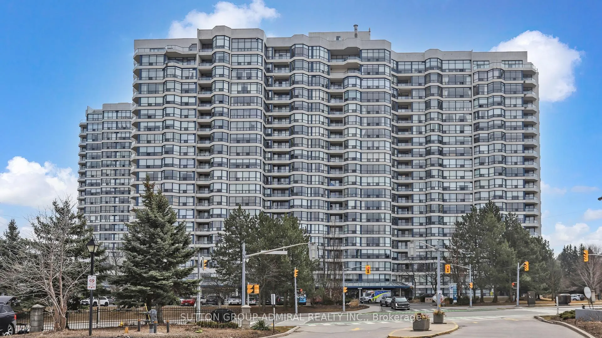 Front of Unit 202, 1 Clark Avenue W
