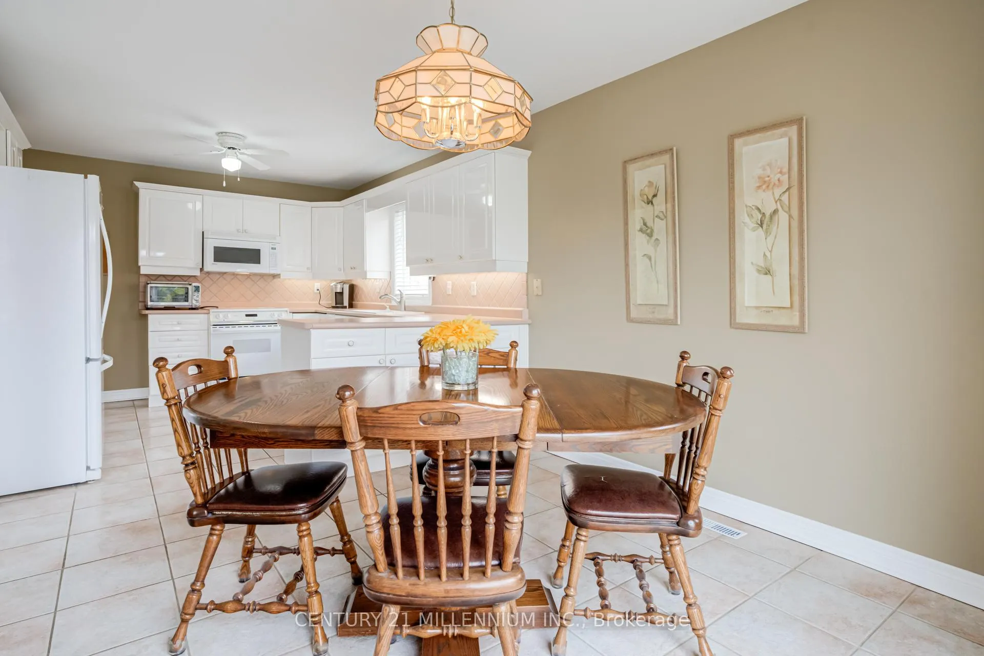 Photo 11 of 93 Samuel Crescent, Halton Hills, Georgetown — HOMEH