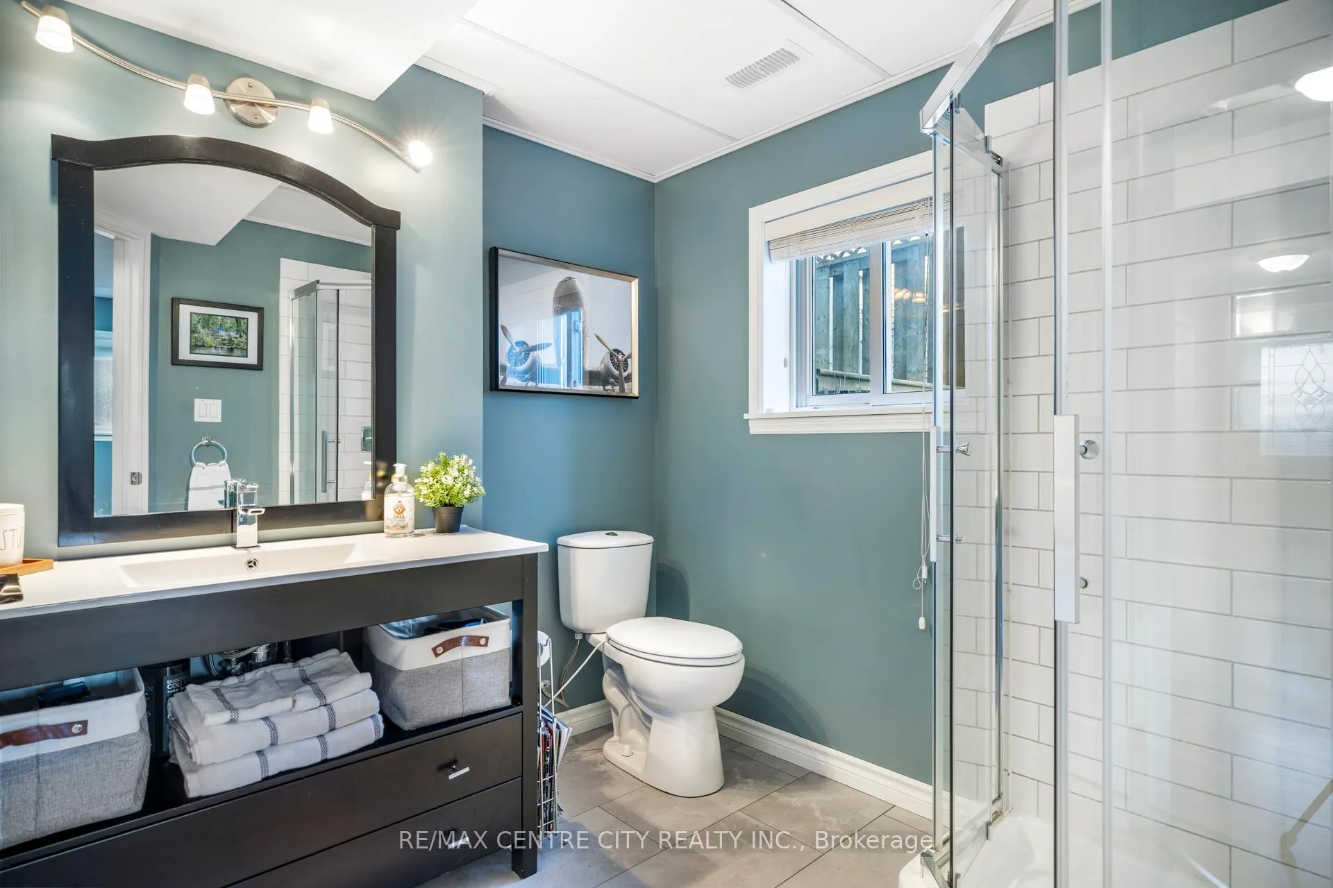 Photo 14 of 18 Highview Drive, St. Thomas — HOMEH