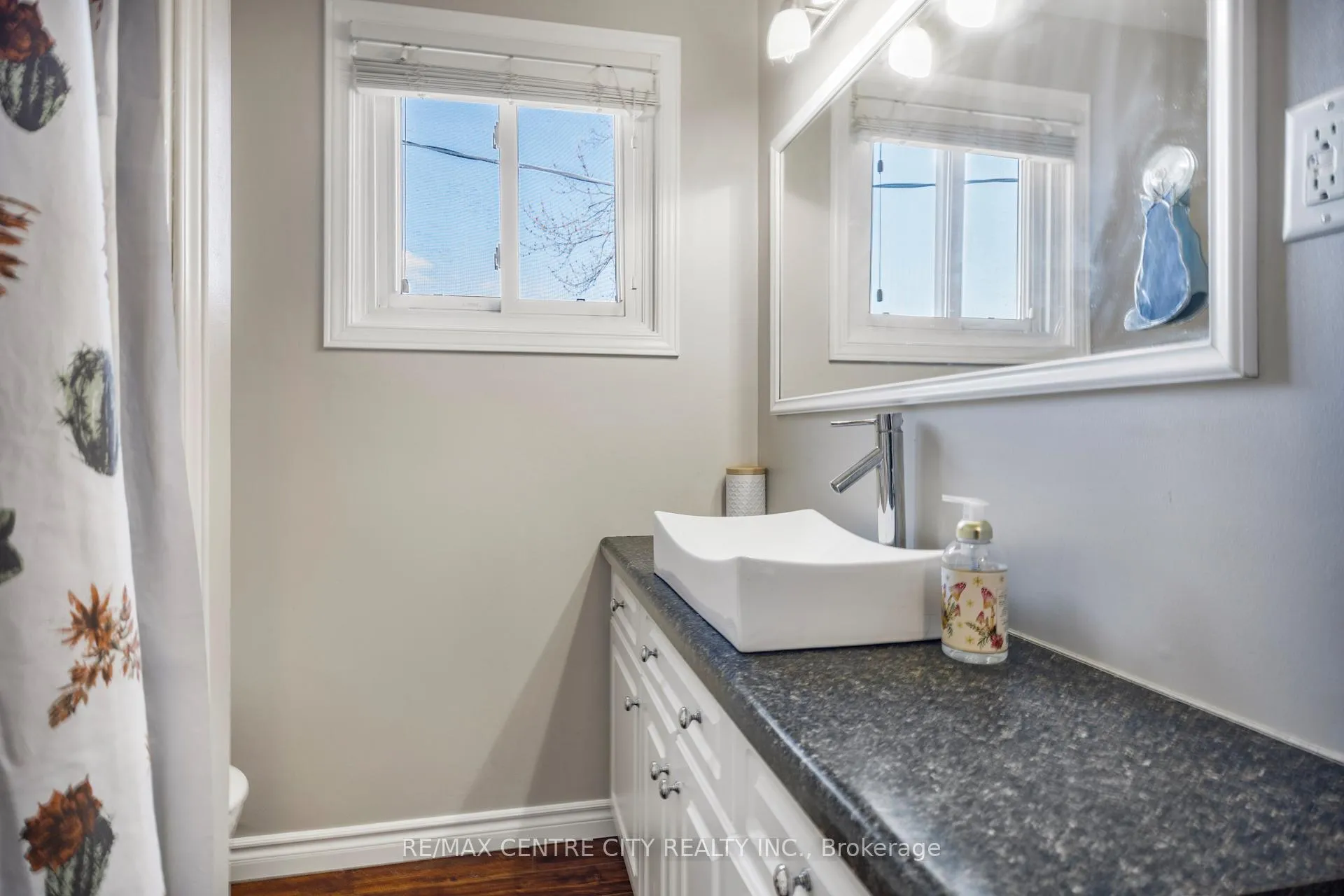 Photo 19 of 18 Highview Drive, St. Thomas — HOMEH