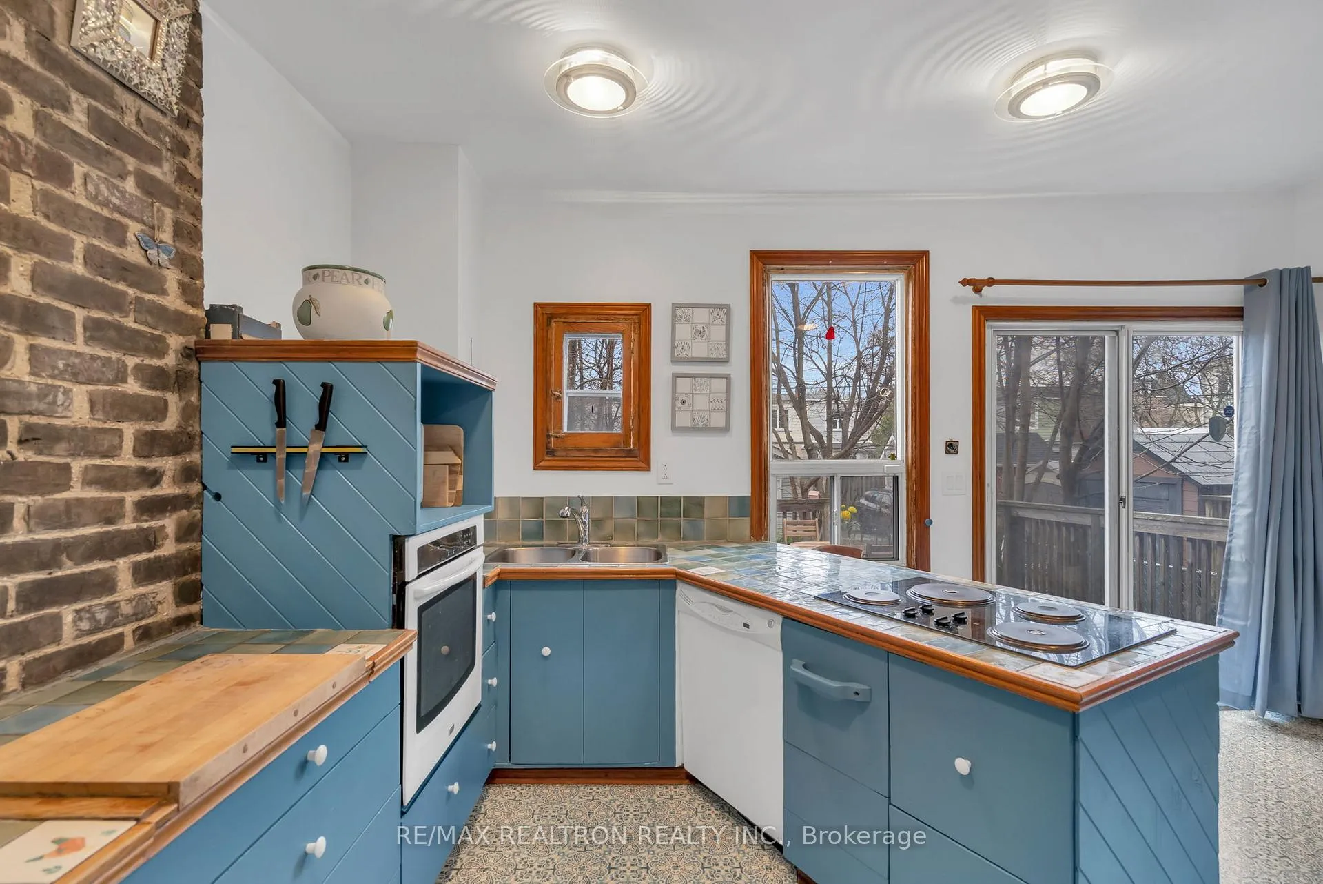 Photo 7 of 17 Baltic Avenue, Toronto, Danforth — HOMEH