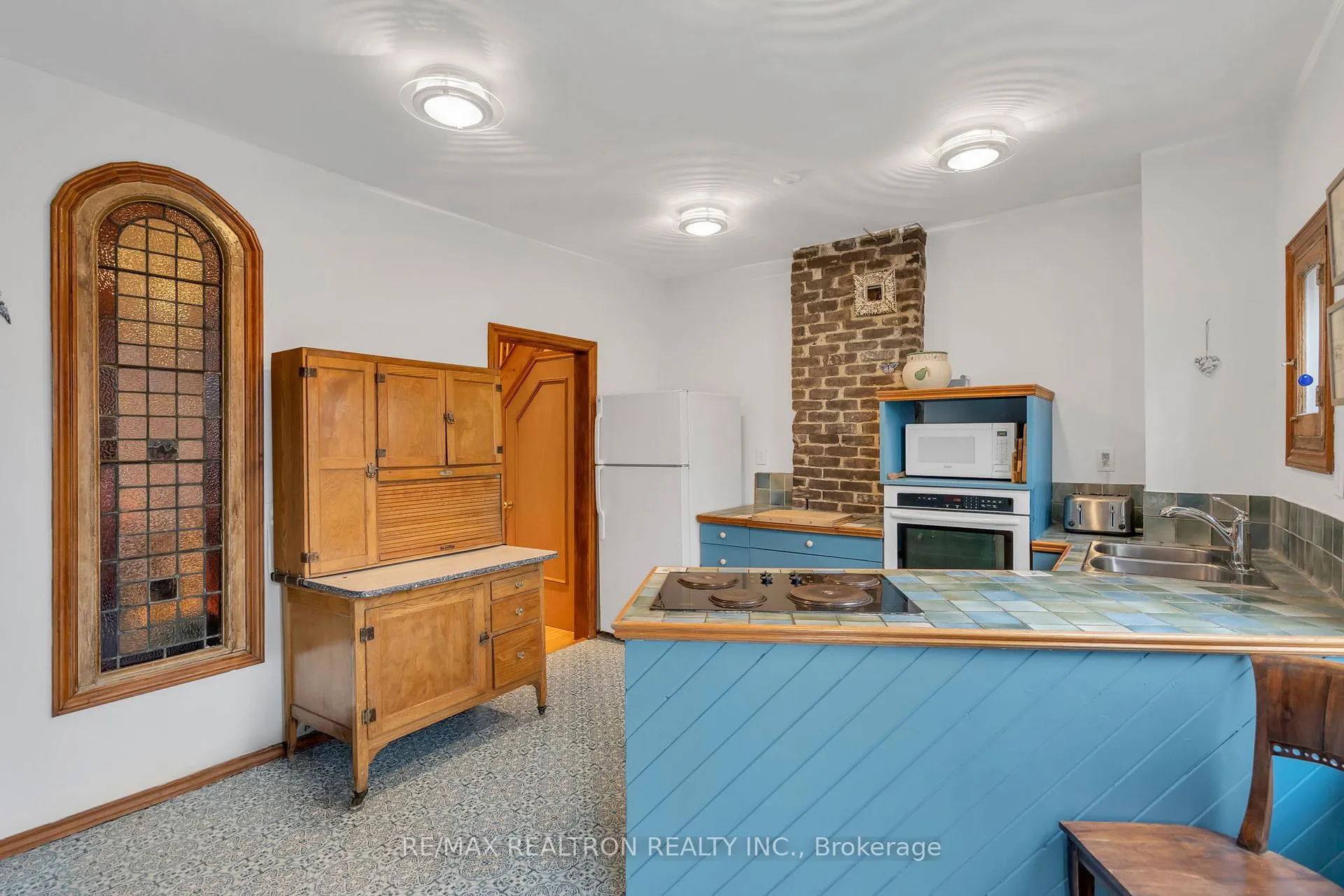 Photo 8 of 17 Baltic Avenue, Toronto, Danforth — HOMEH
