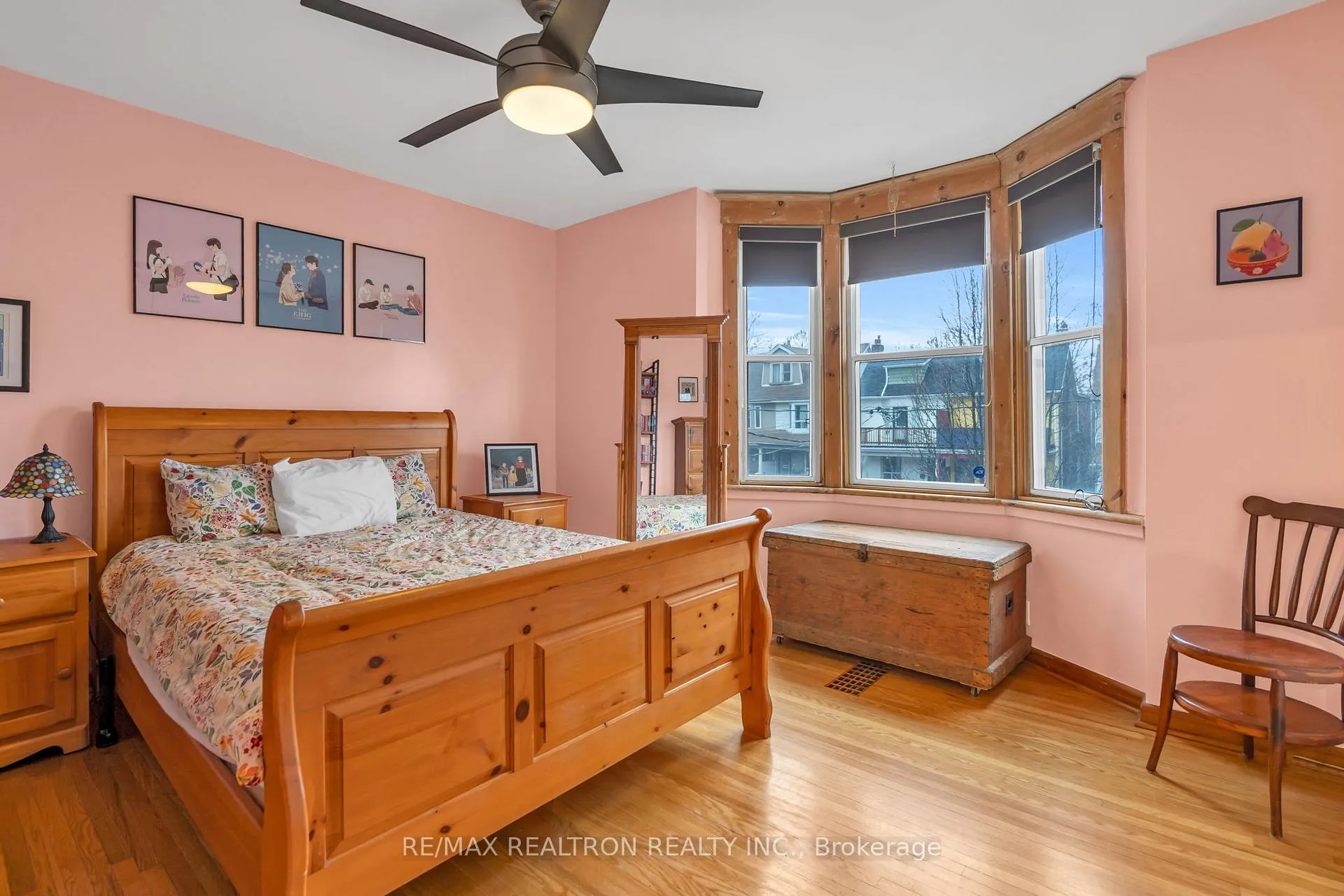 Photo 10 of 17 Baltic Avenue, Toronto, Danforth — HOMEH