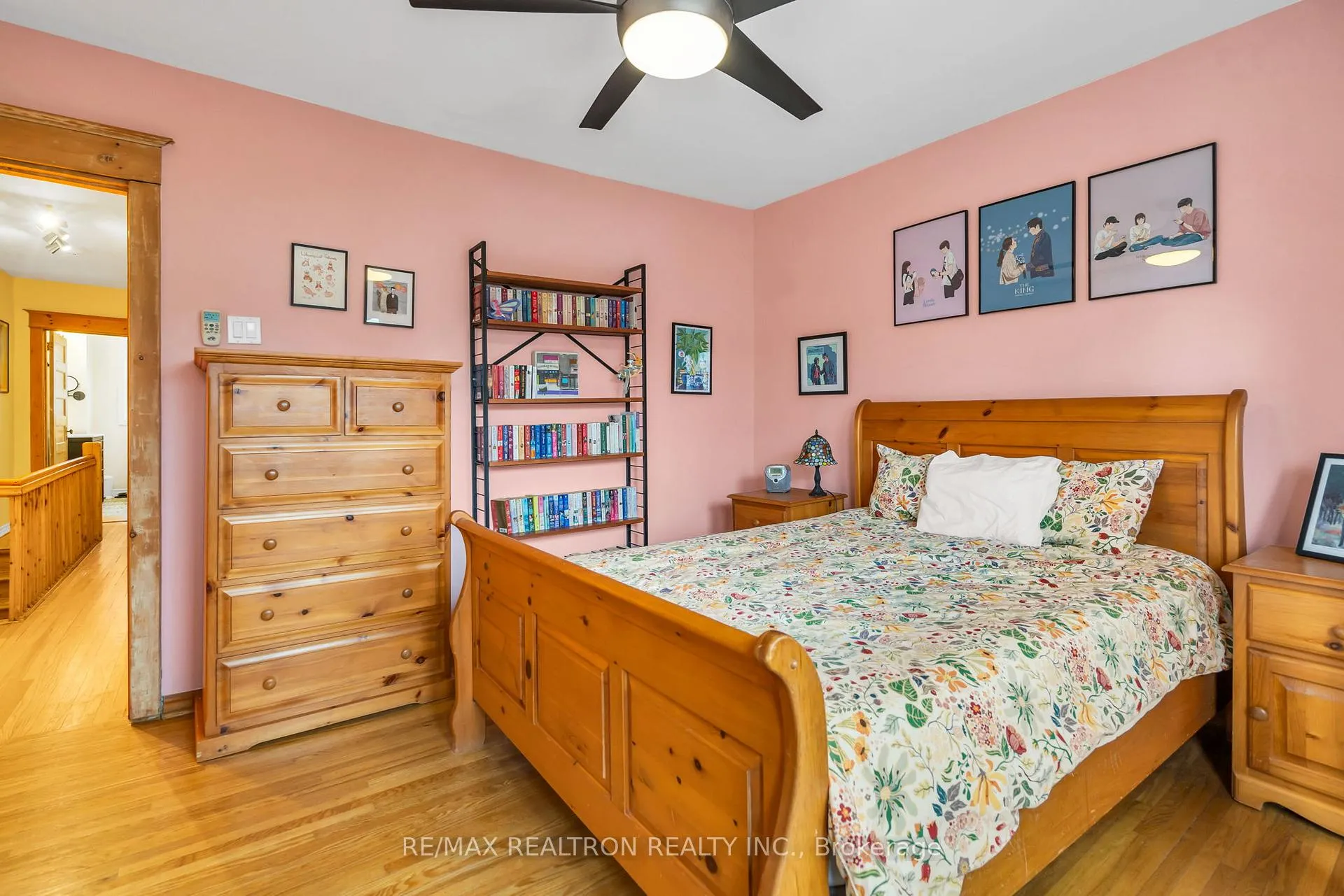 Photo 11 of 17 Baltic Avenue, Toronto, Danforth — HOMEH