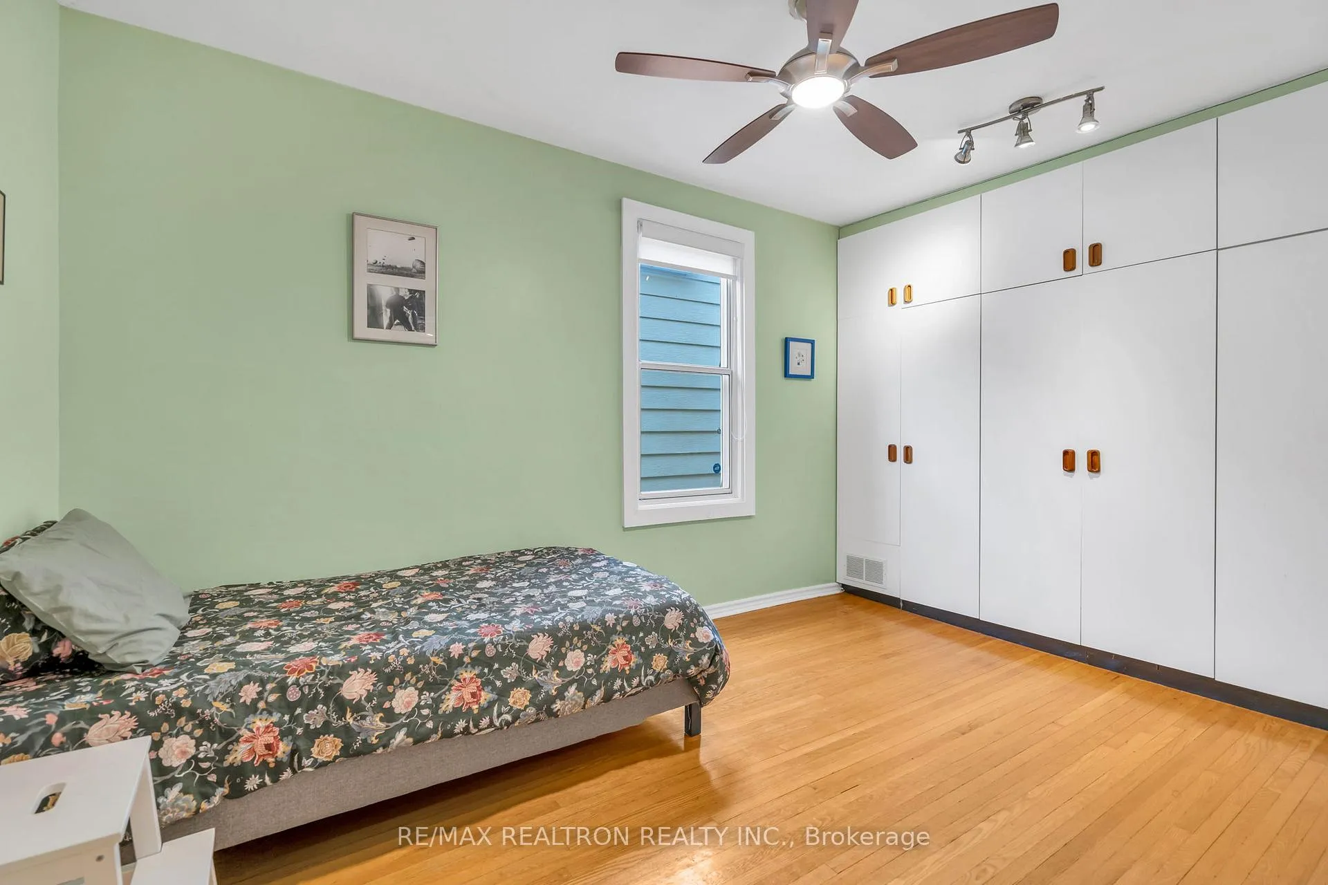 Photo 12 of 17 Baltic Avenue, Toronto, Danforth — HOMEH