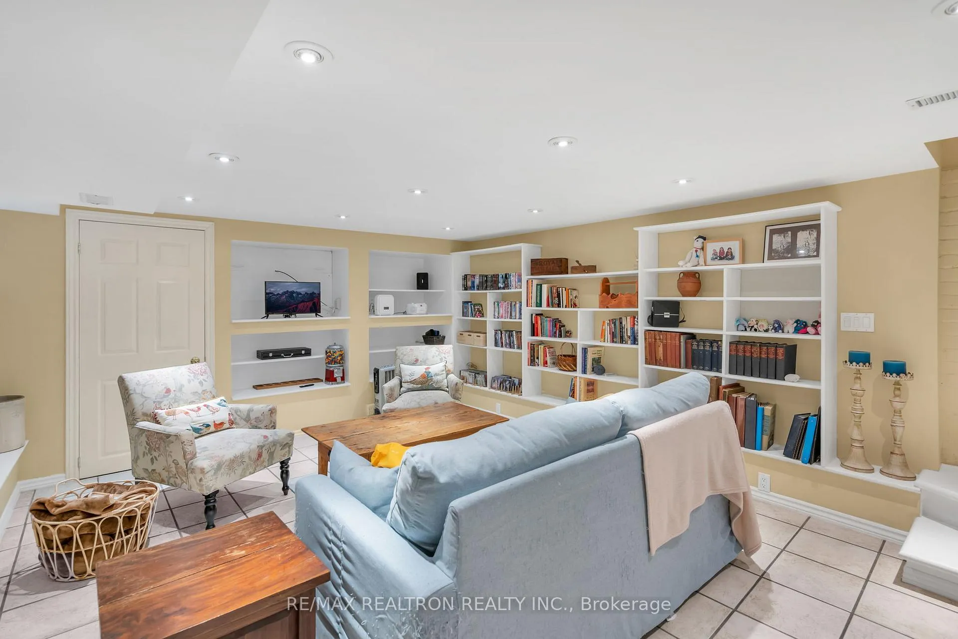 Photo 16 of 17 Baltic Avenue, Toronto, Danforth — HOMEH