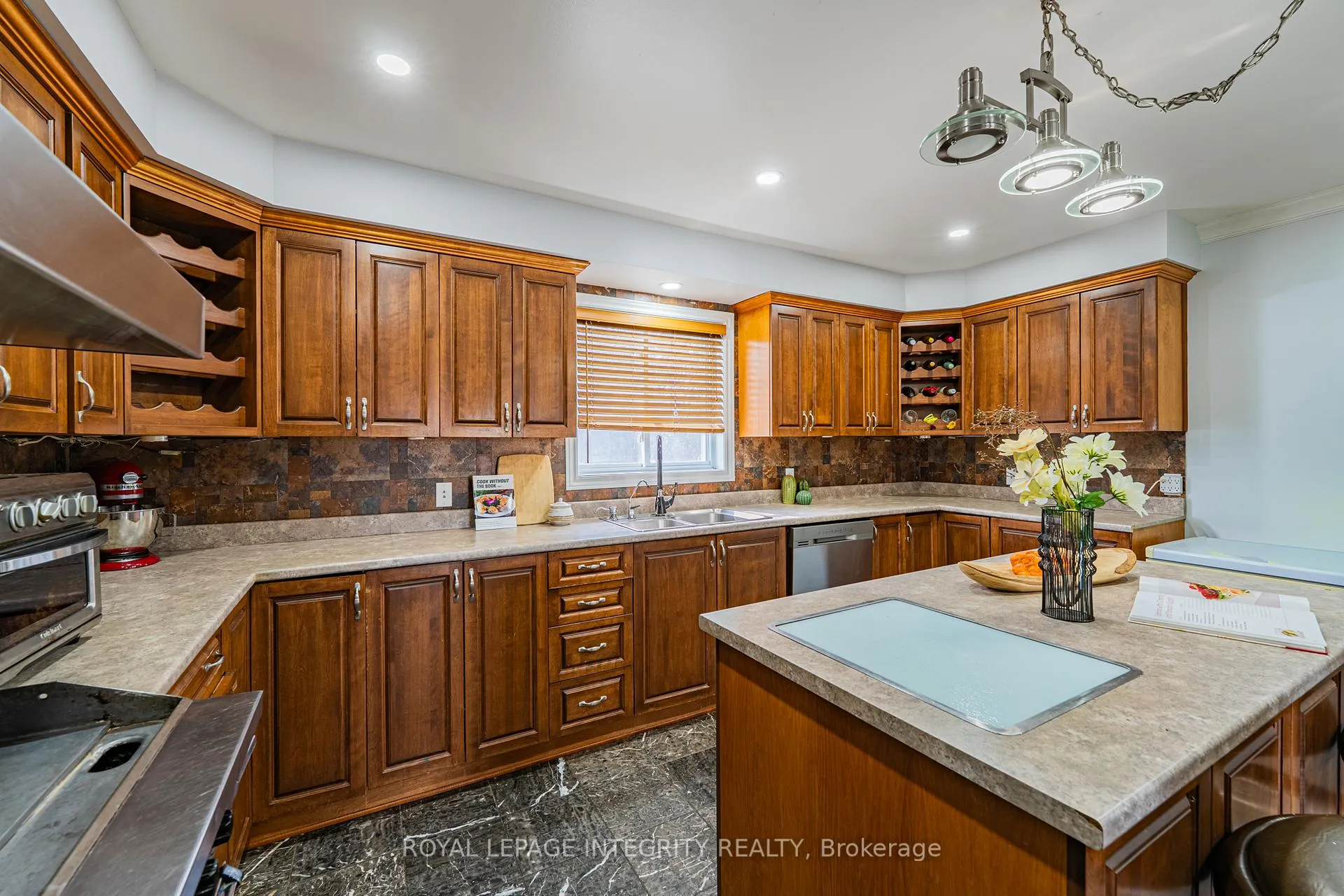 Photo 9 of 3318 Dunrobin Road, Ottawa, Dunrobin Shores — HOMEH