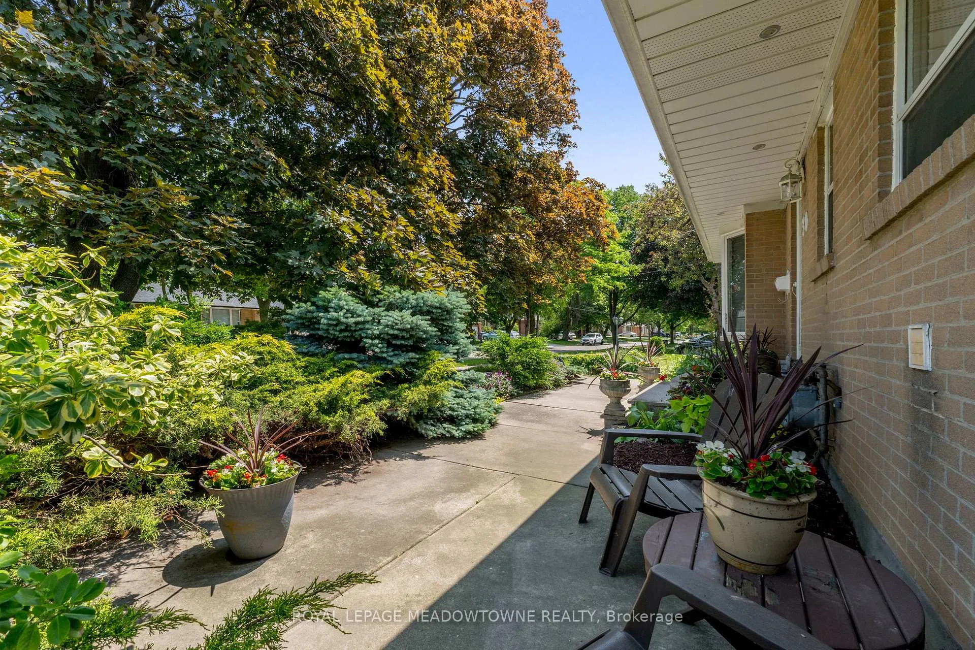 Photo 4 of 30 Lesbury Avenue, Brampton, Brampton East — HOMEH