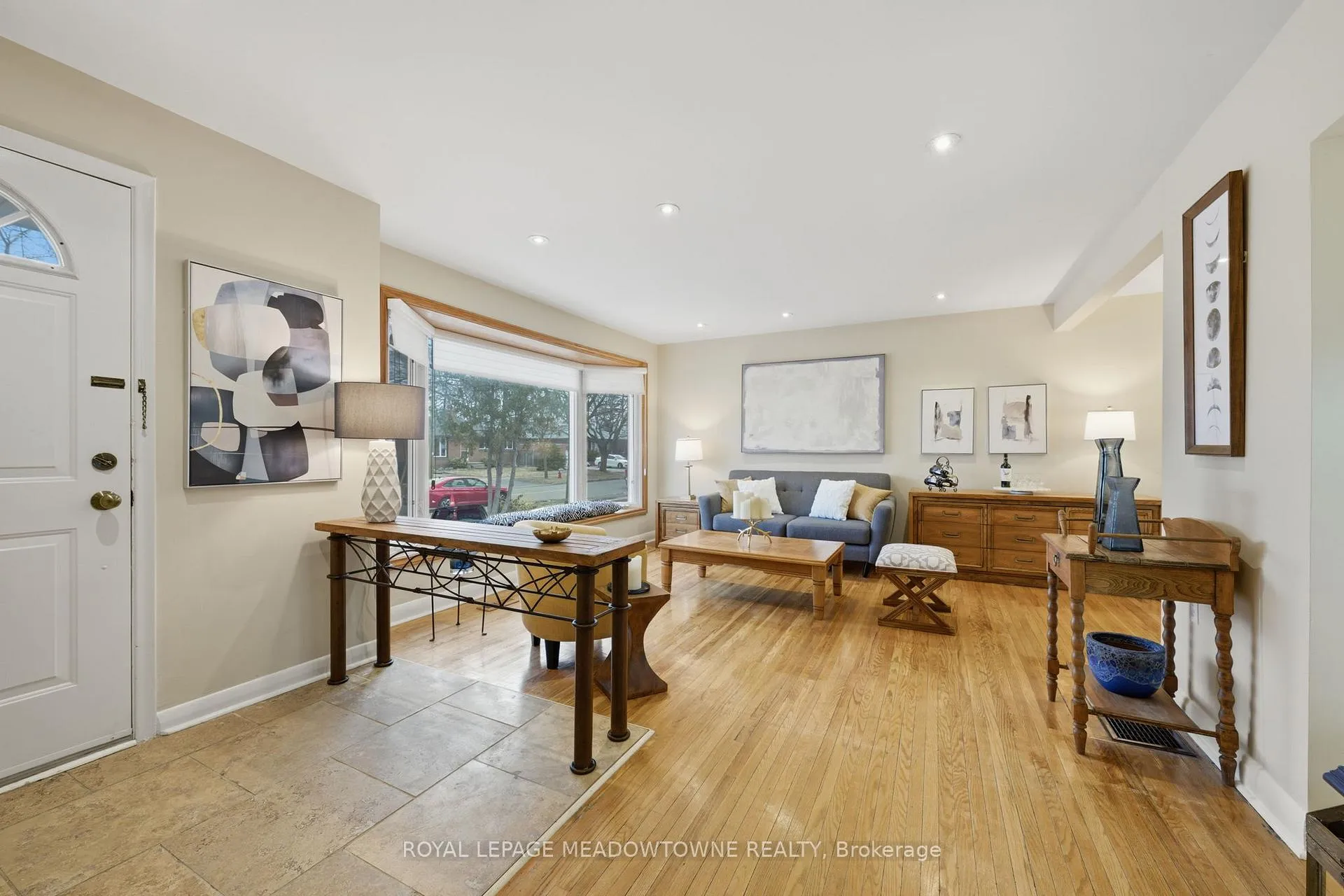 Photo 7 of 30 Lesbury Avenue, Brampton, Brampton East — HOMEH