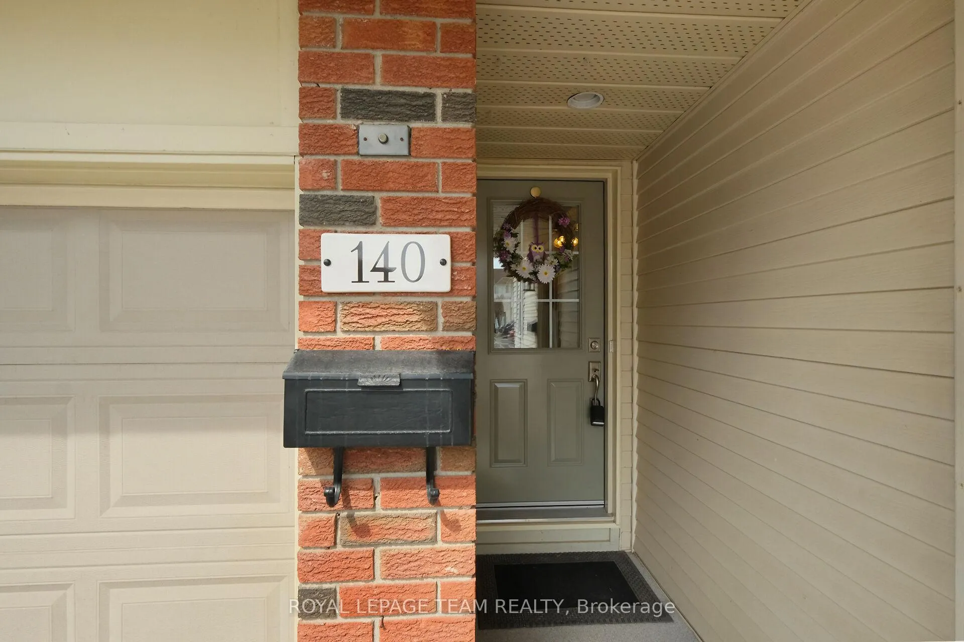 Photo 3 of Unit 40, 140 Rushford Private, Ottawa, Hunt Club Park/Greenboro — HOMEH