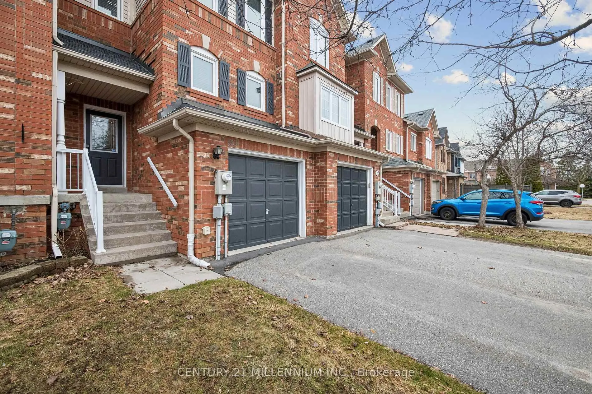 Photo 4 of 90 Baywell Crescent, Aurora, Bayview Wellington — HOMEH