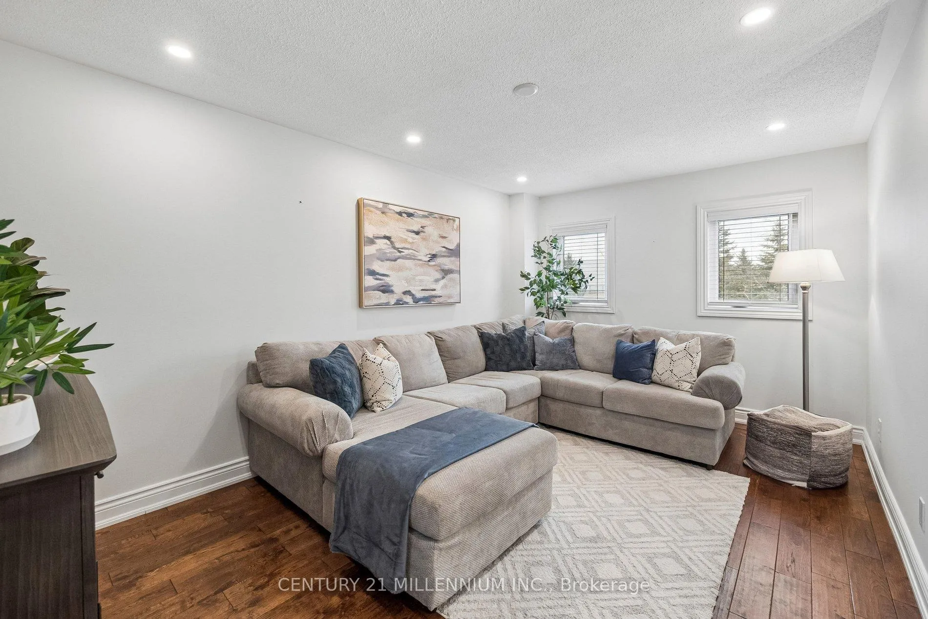 Photo 8 of 90 Baywell Crescent, Aurora, Bayview Wellington — HOMEH