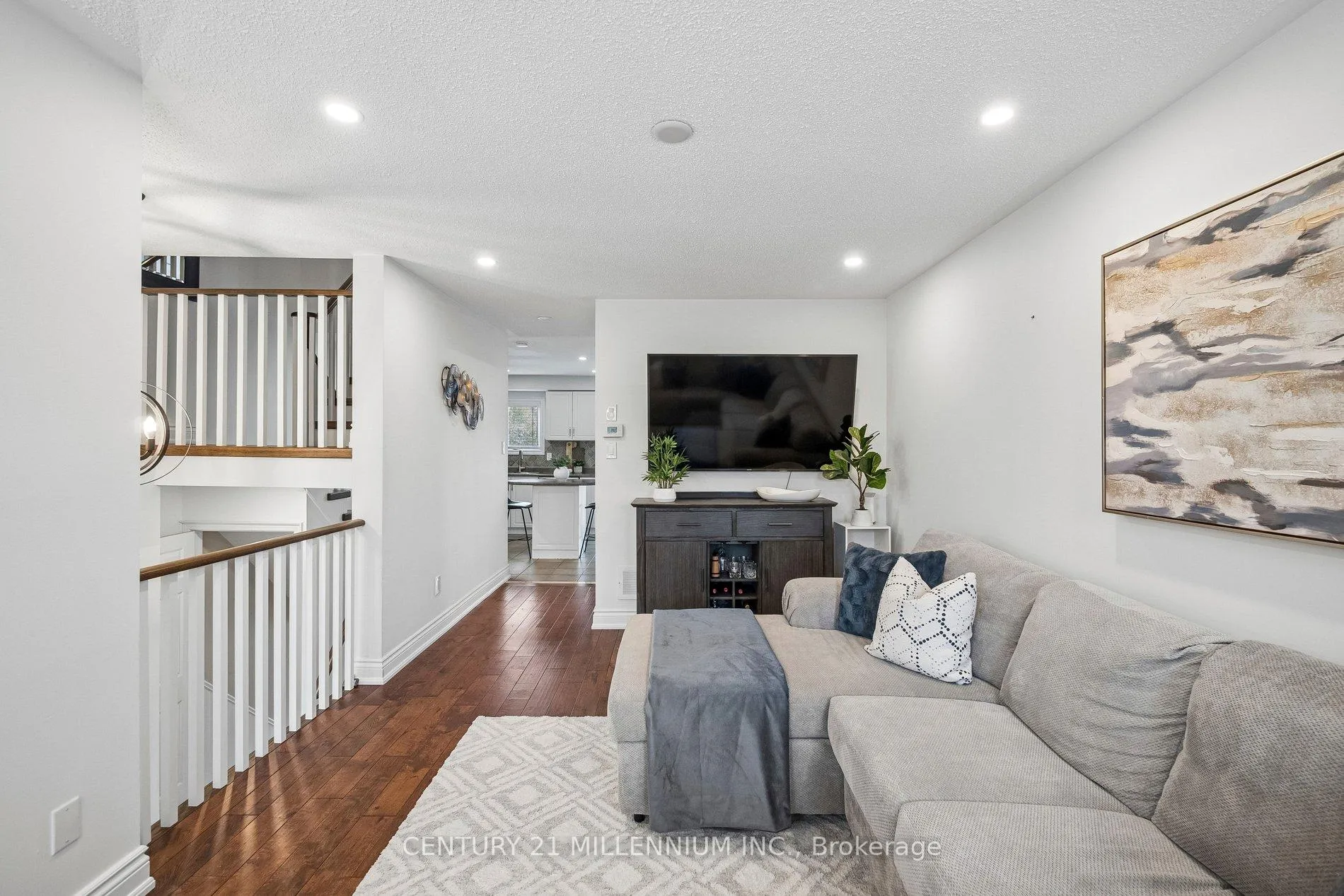 Photo 11 of 90 Baywell Crescent, Aurora, Bayview Wellington — HOMEH
