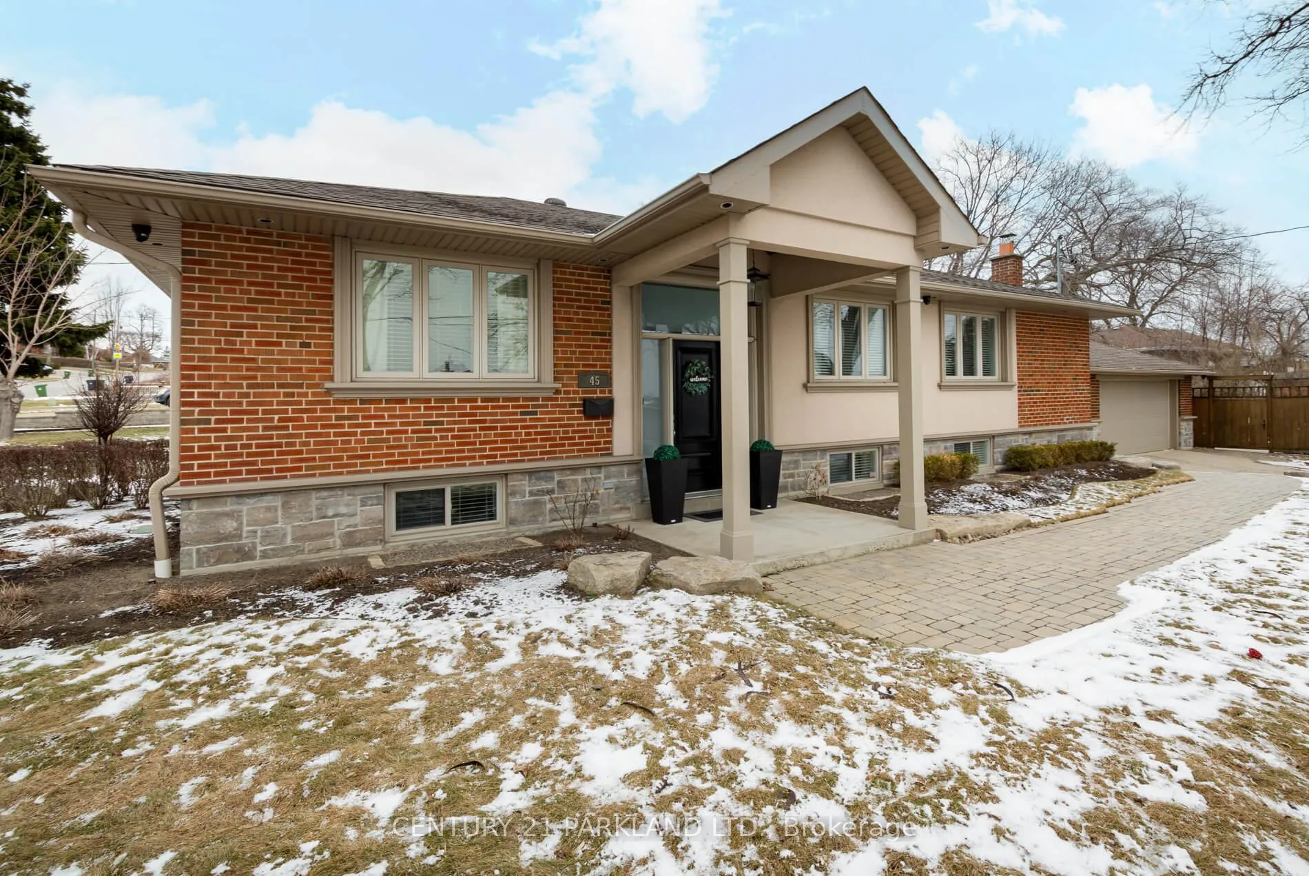 Photo 3 of 45 Deevale Road, North York, Downsview-Roding-CFB — HOMEH