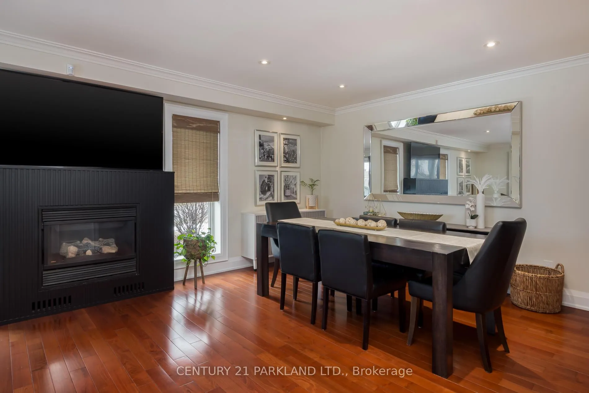 Photo 8 of 45 Deevale Road, North York, Downsview-Roding-CFB — HOMEH