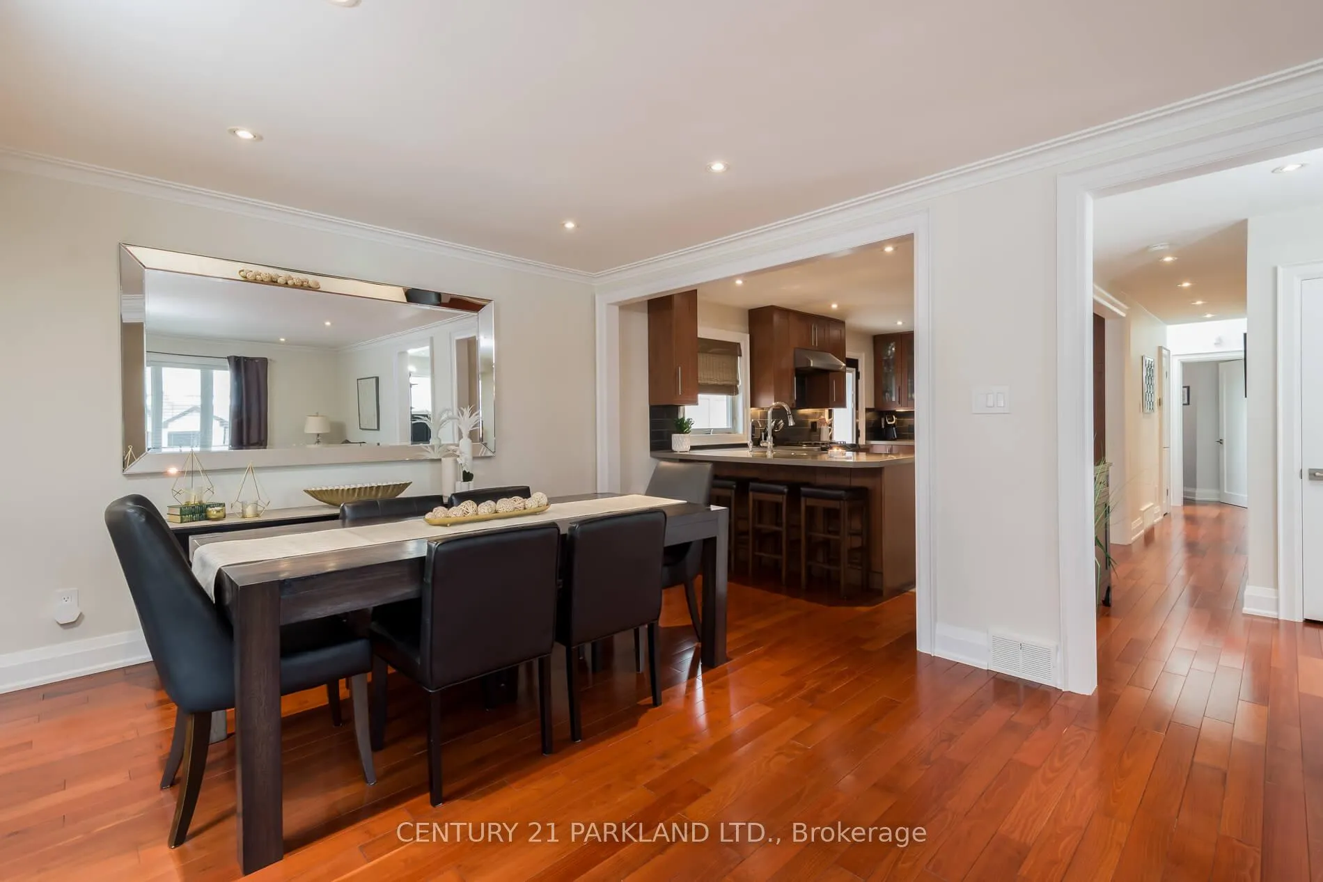 Photo 9 of 45 Deevale Road, North York, Downsview-Roding-CFB — HOMEH