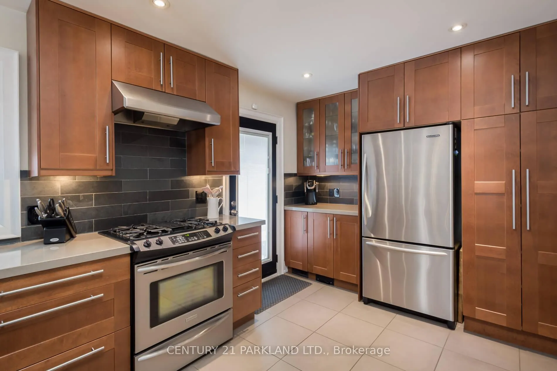 Photo 14 of 45 Deevale Road, North York, Downsview-Roding-CFB — HOMEH