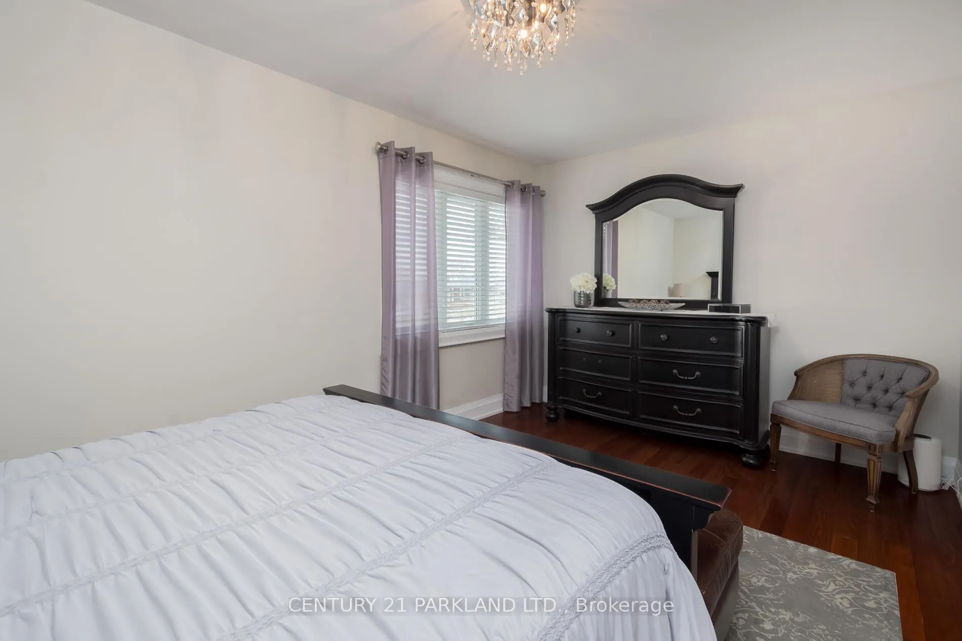 Photo 17 of 45 Deevale Road, North York, Downsview-Roding-CFB — HOMEH