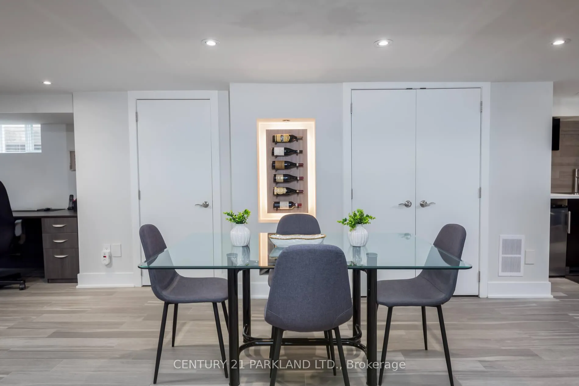 Photo 24 of 45 Deevale Road, North York, Downsview-Roding-CFB — HOMEH