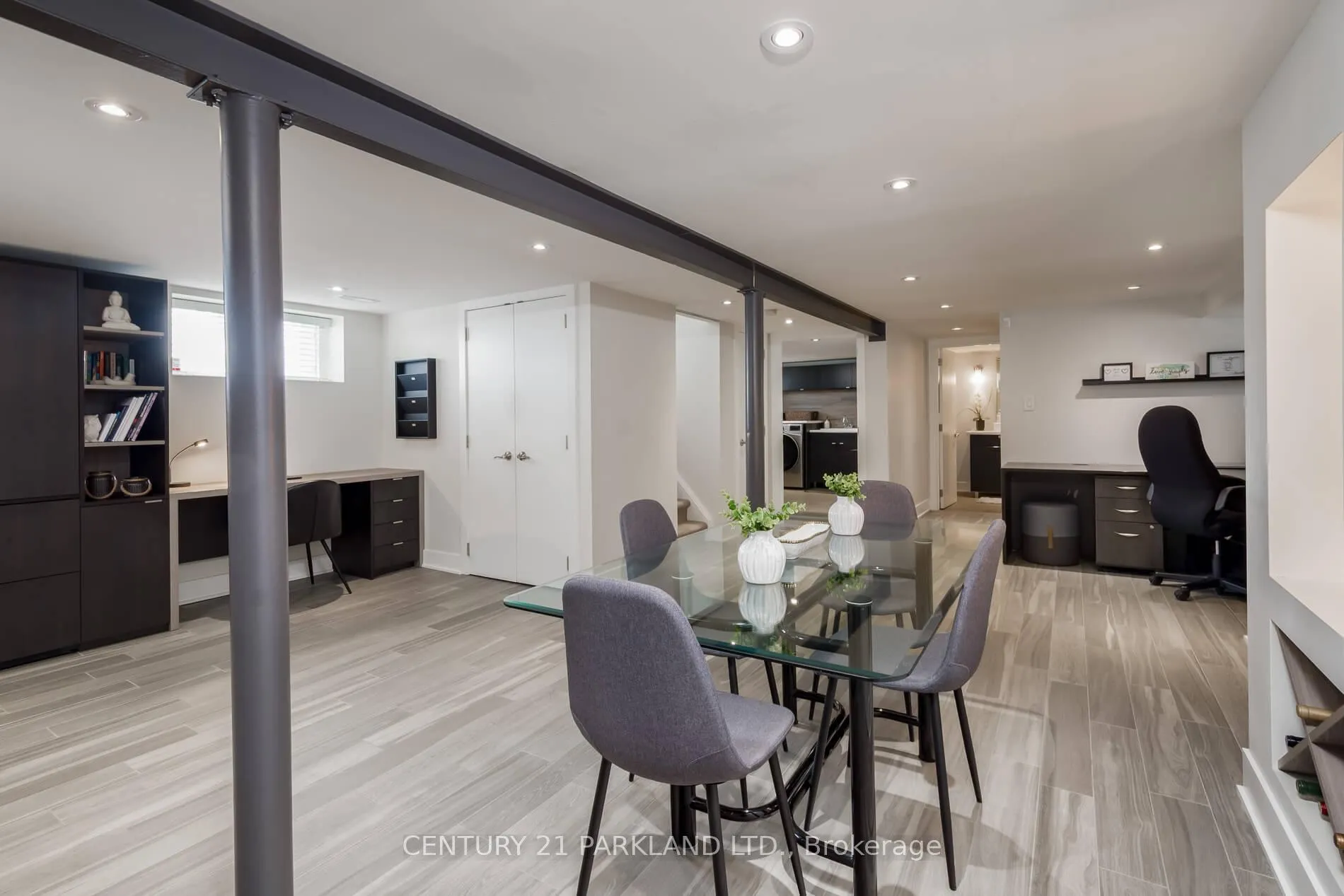 Photo 26 of 45 Deevale Road, North York, Downsview-Roding-CFB — HOMEH