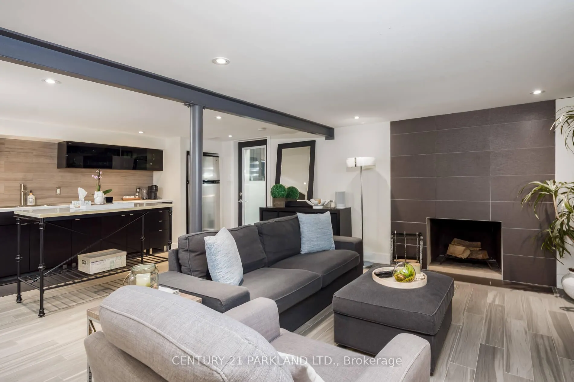 Photo 28 of 45 Deevale Road, North York, Downsview-Roding-CFB — HOMEH