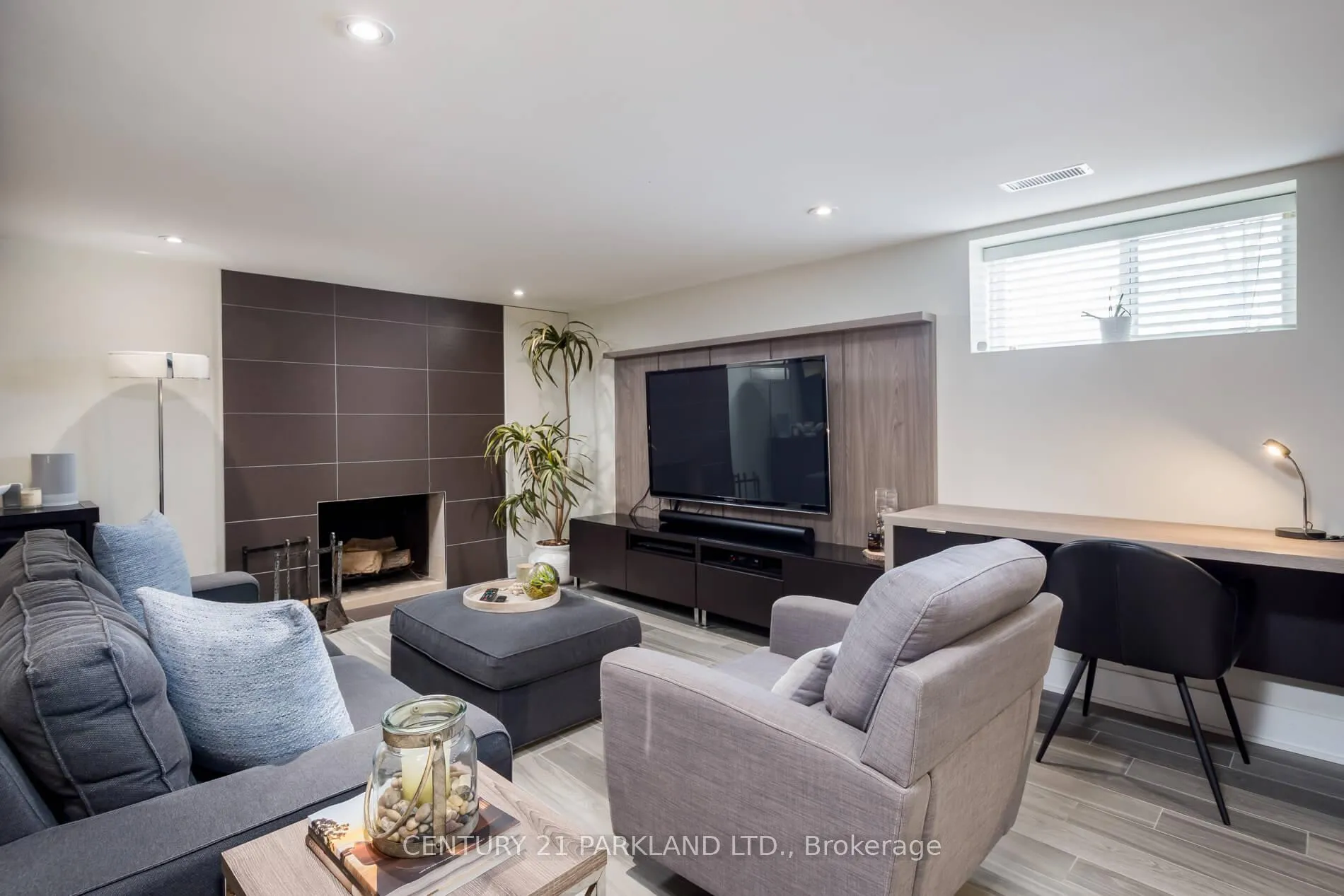 Photo 29 of 45 Deevale Road, North York, Downsview-Roding-CFB — HOMEH