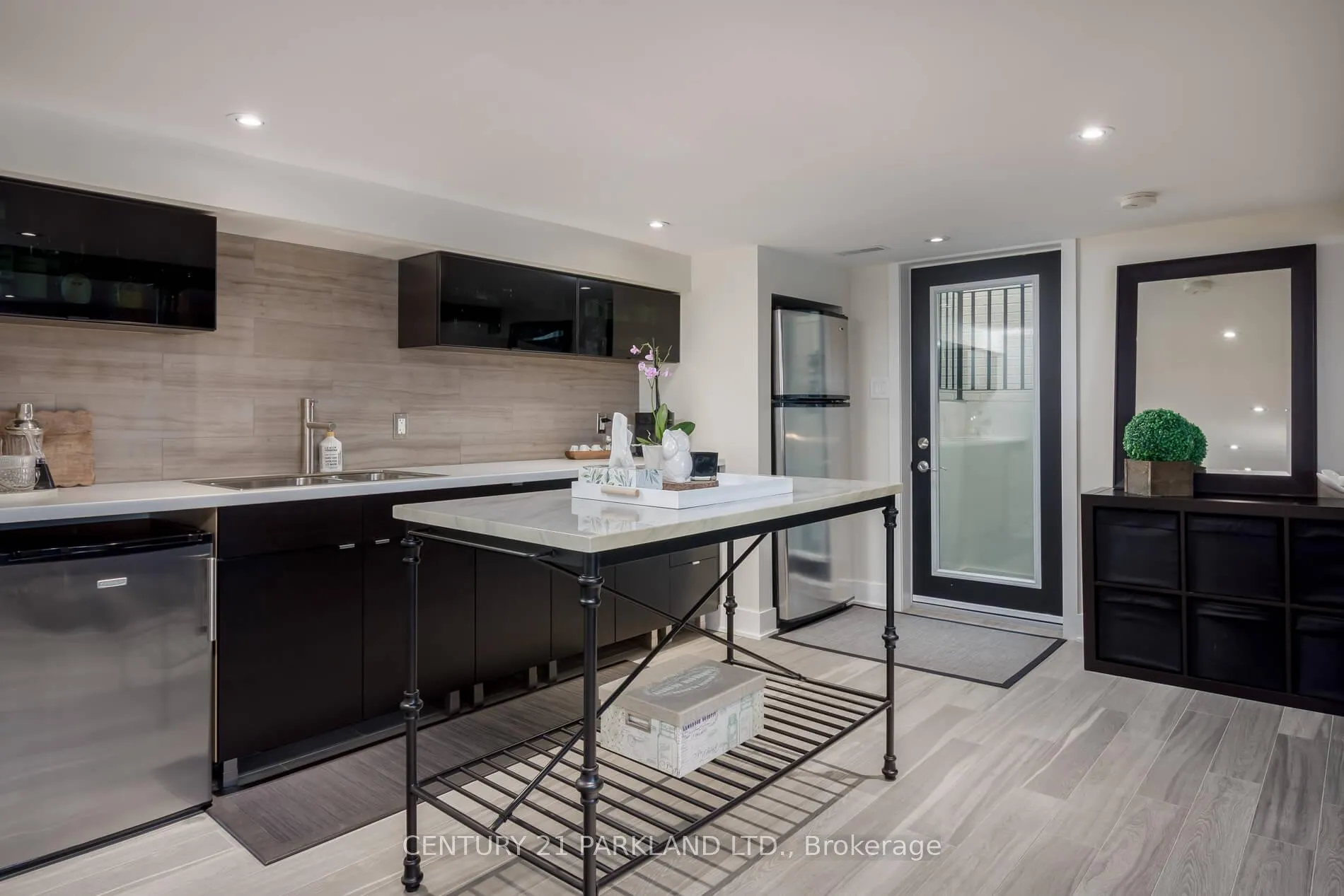 Photo 30 of 45 Deevale Road, North York, Downsview-Roding-CFB — HOMEH