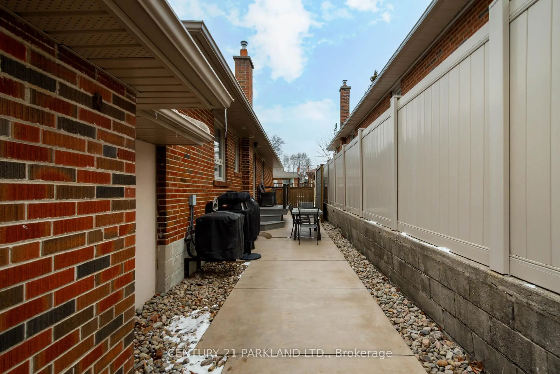 Photo 44 of 45 Deevale Road, North York, Downsview-Roding-CFB — HOMEH