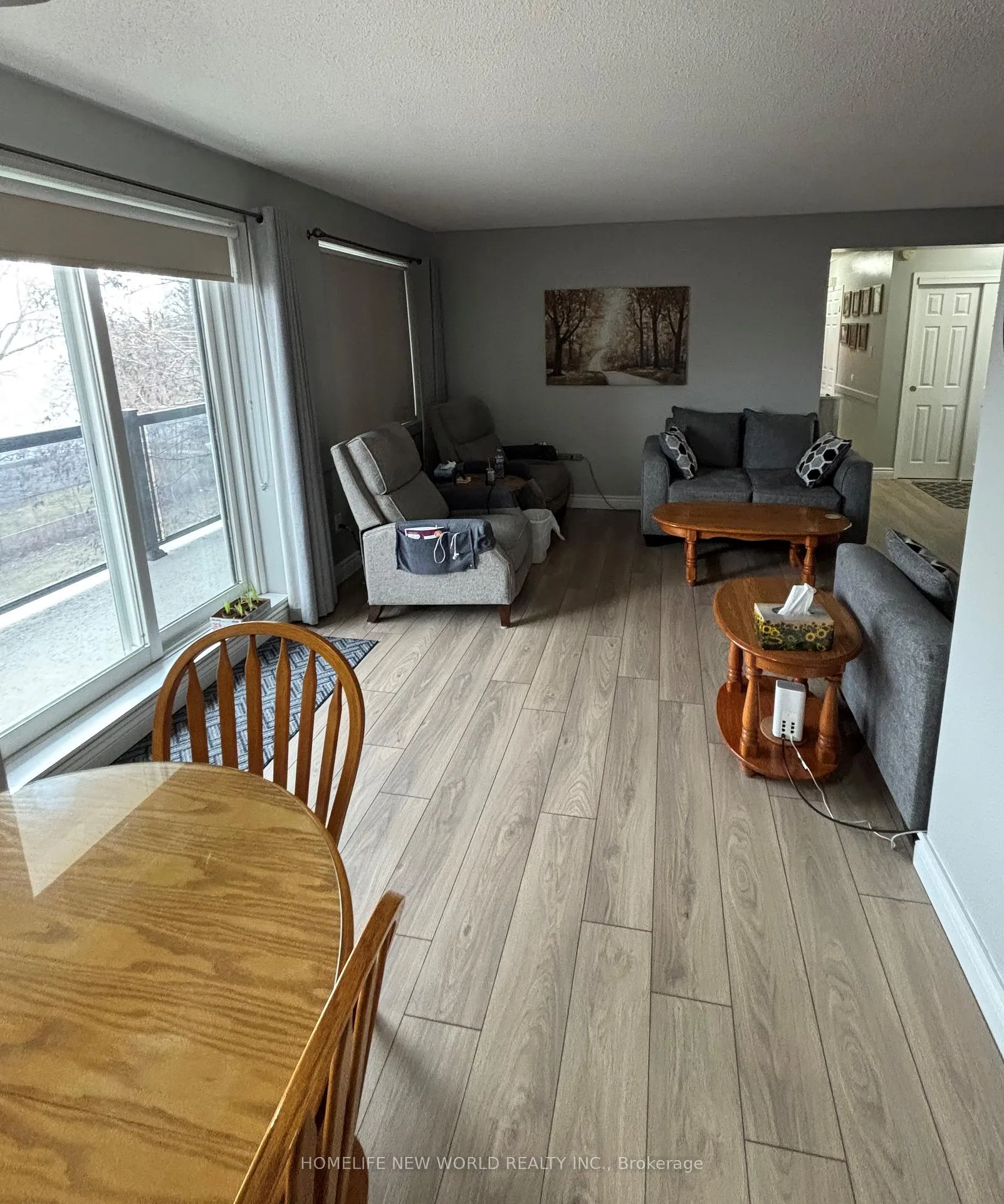 Photo 3 of Unit 402, 131 Taunton Road E, Oshawa, Centennial — HOMEH