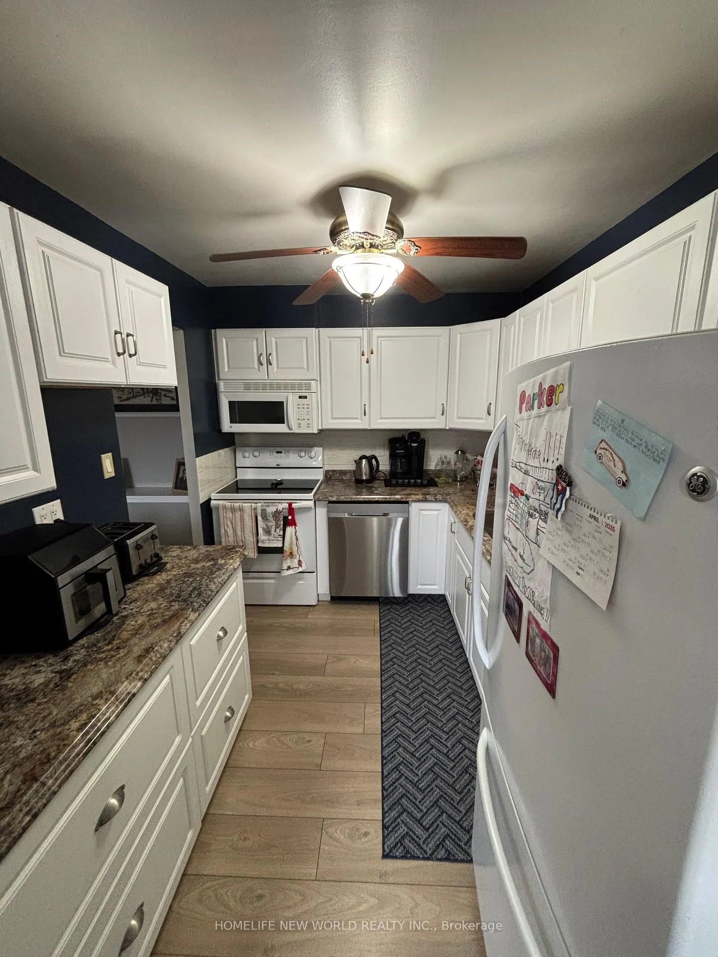 Photo 5 of Unit 402, 131 Taunton Road E, Oshawa, Centennial — HOMEH