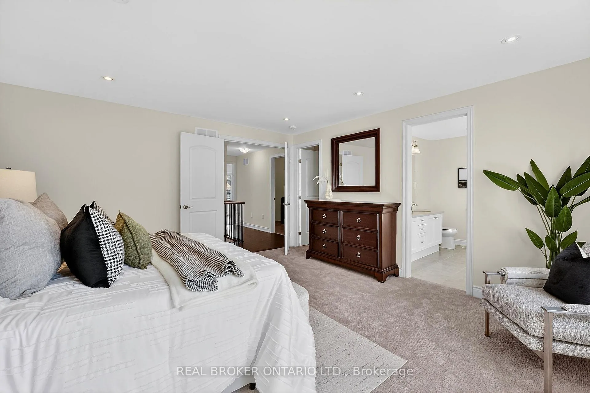 Photo 4 of 4 Beasley Grove, Hamilton, Meadowlands — HOMEH