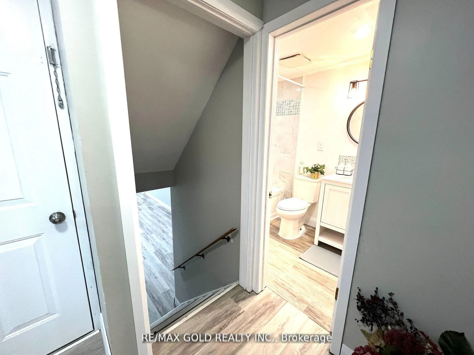 Photo 5 of Unit Lower, 156 Mooregate Crescent, Kitchener, Victoria Hills — HOMEH
