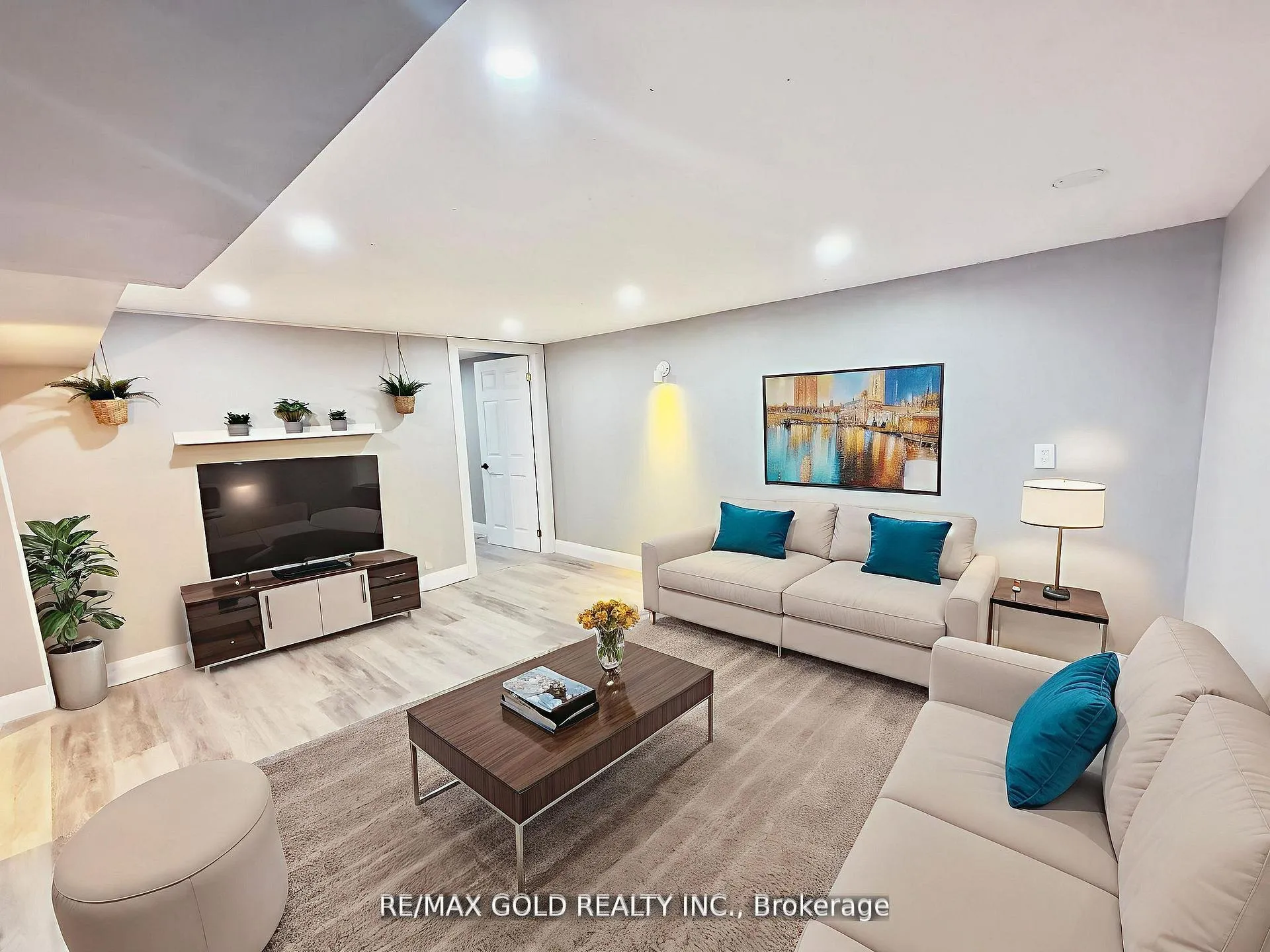 Photo 7 of Unit Lower, 156 Mooregate Crescent, Kitchener, Victoria Hills — HOMEH