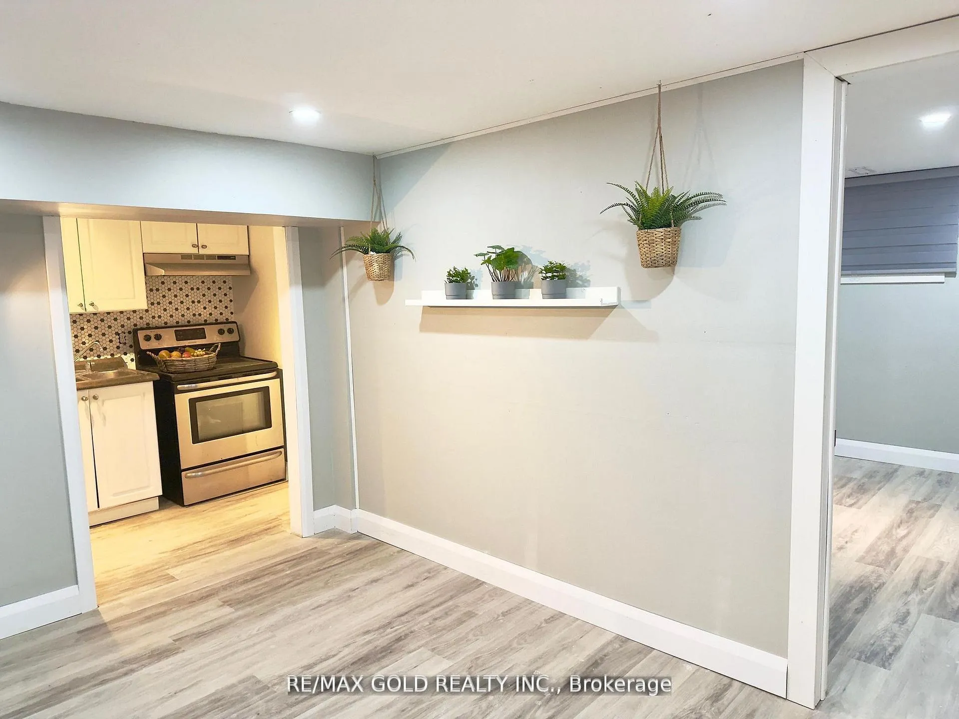 Photo 11 of Unit Lower, 156 Mooregate Crescent, Kitchener, Victoria Hills — HOMEH