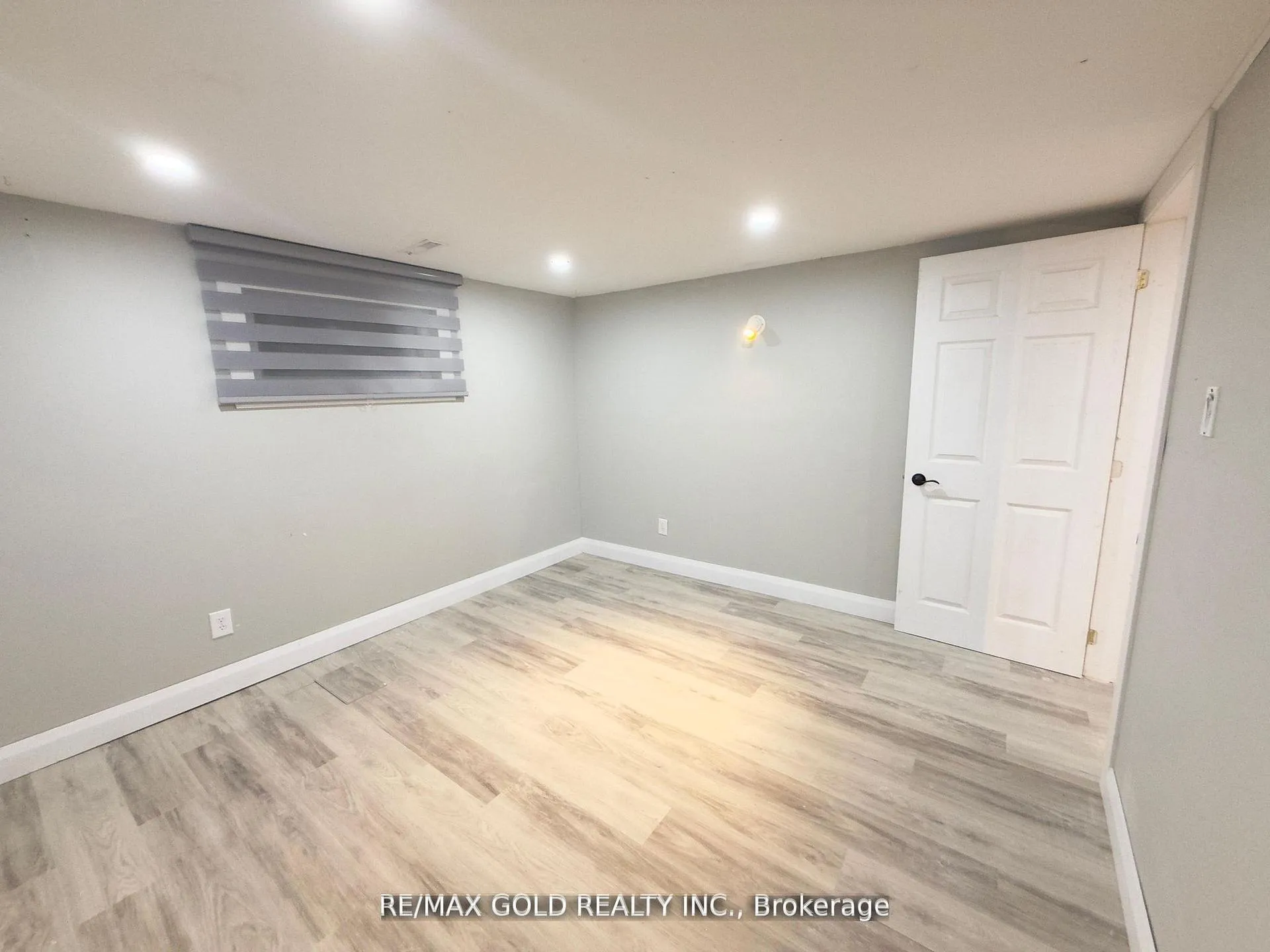 Photo 20 of Unit Lower, 156 Mooregate Crescent, Kitchener, Victoria Hills — HOMEH