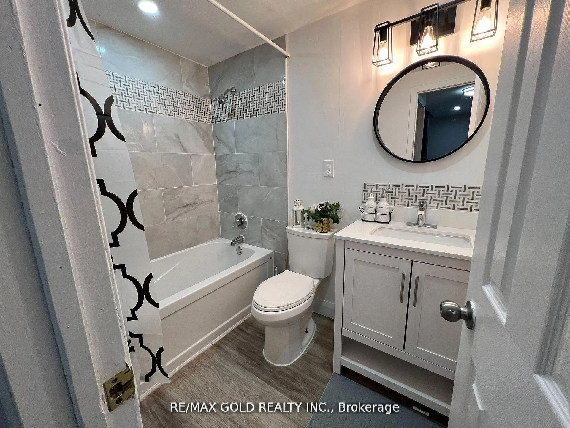Photo 23 of Unit Lower, 156 Mooregate Crescent, Kitchener, Victoria Hills — HOMEH