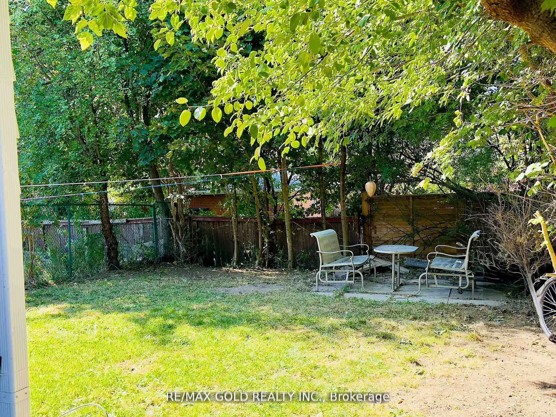 Photo 25 of Unit Lower, 156 Mooregate Crescent, Kitchener, Victoria Hills — HOMEH