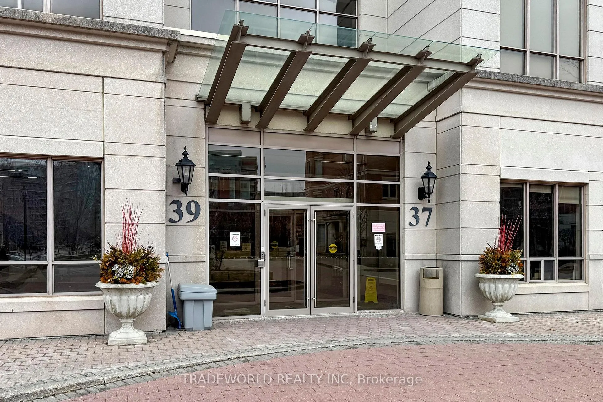 Photo 2 of Unit 502, 39 Galleria Parkway, Markham, Commerce Valley — HOMEH